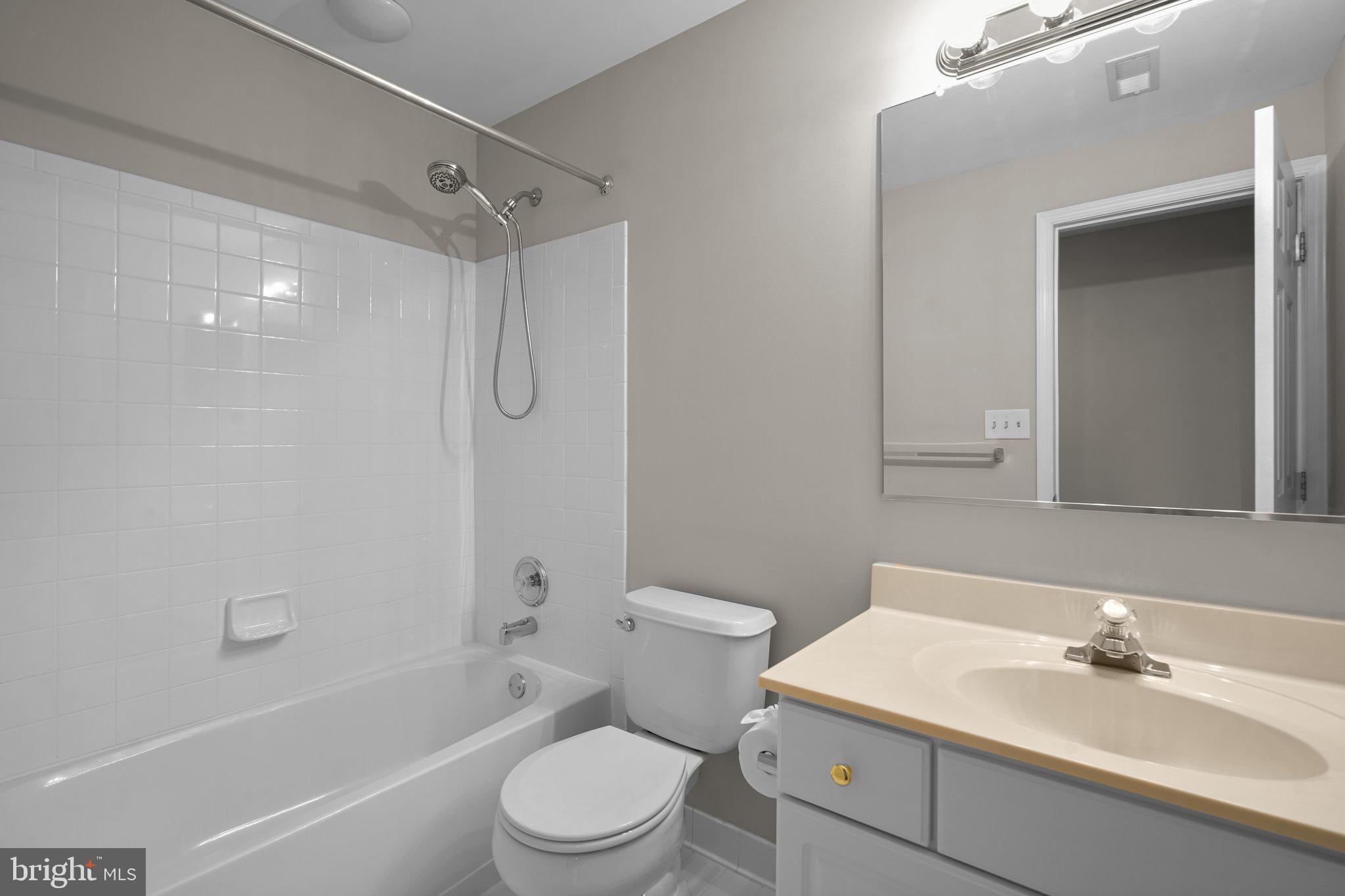 KINGSVIEW VILLAGE - Residential