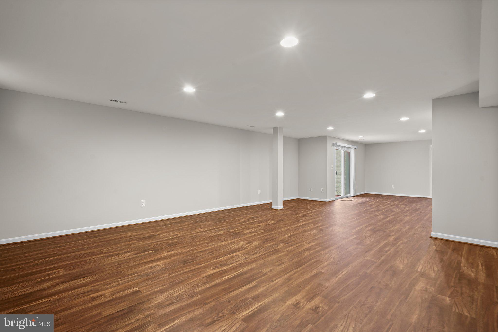 KINGSVIEW VILLAGE - Residential