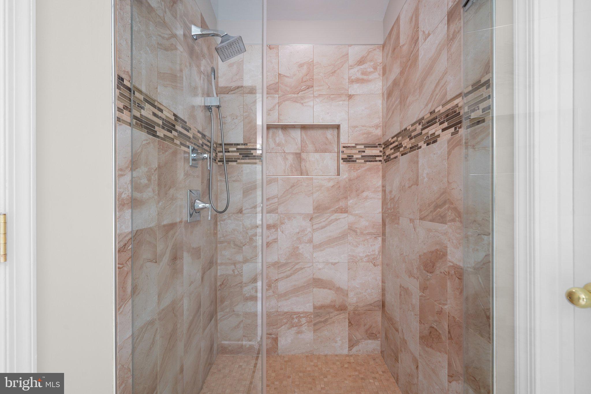 KINGSVIEW VILLAGE - Residential