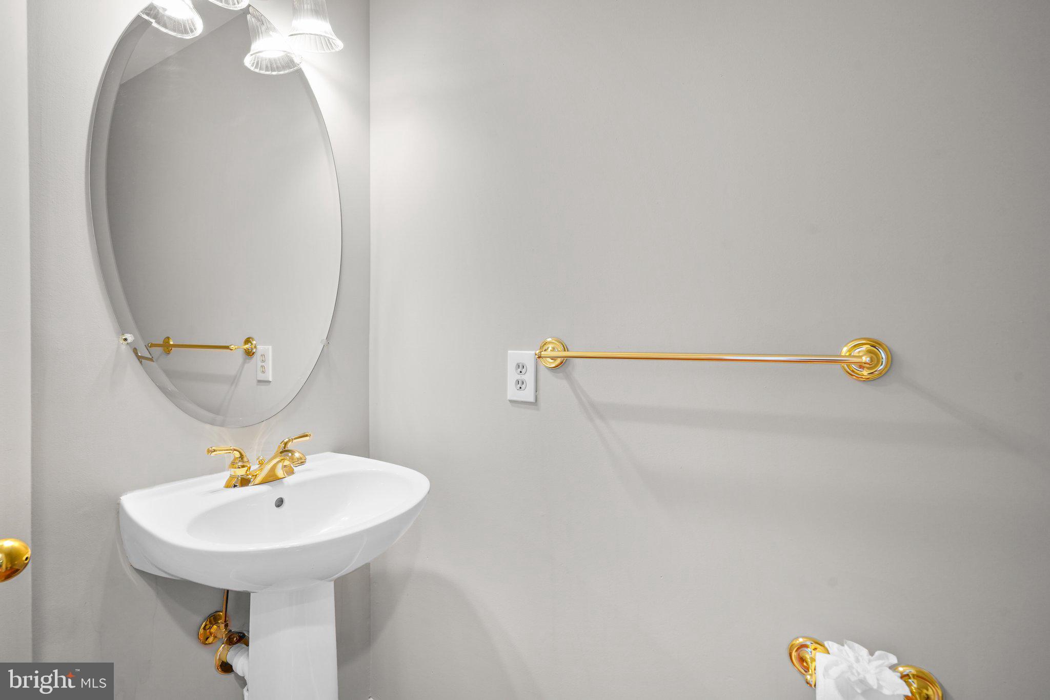 KINGSVIEW VILLAGE - Residential