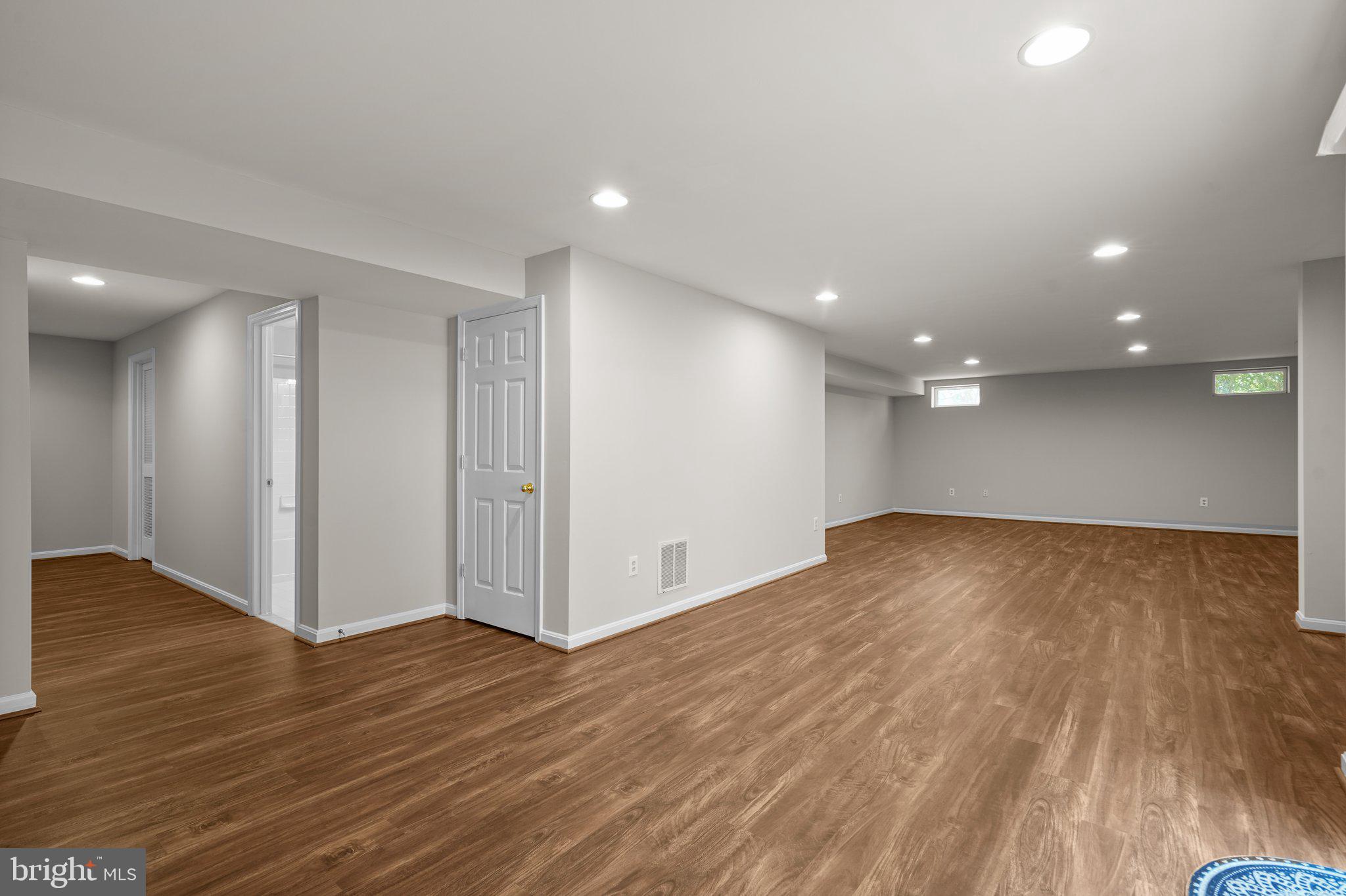 KINGSVIEW VILLAGE - Residential