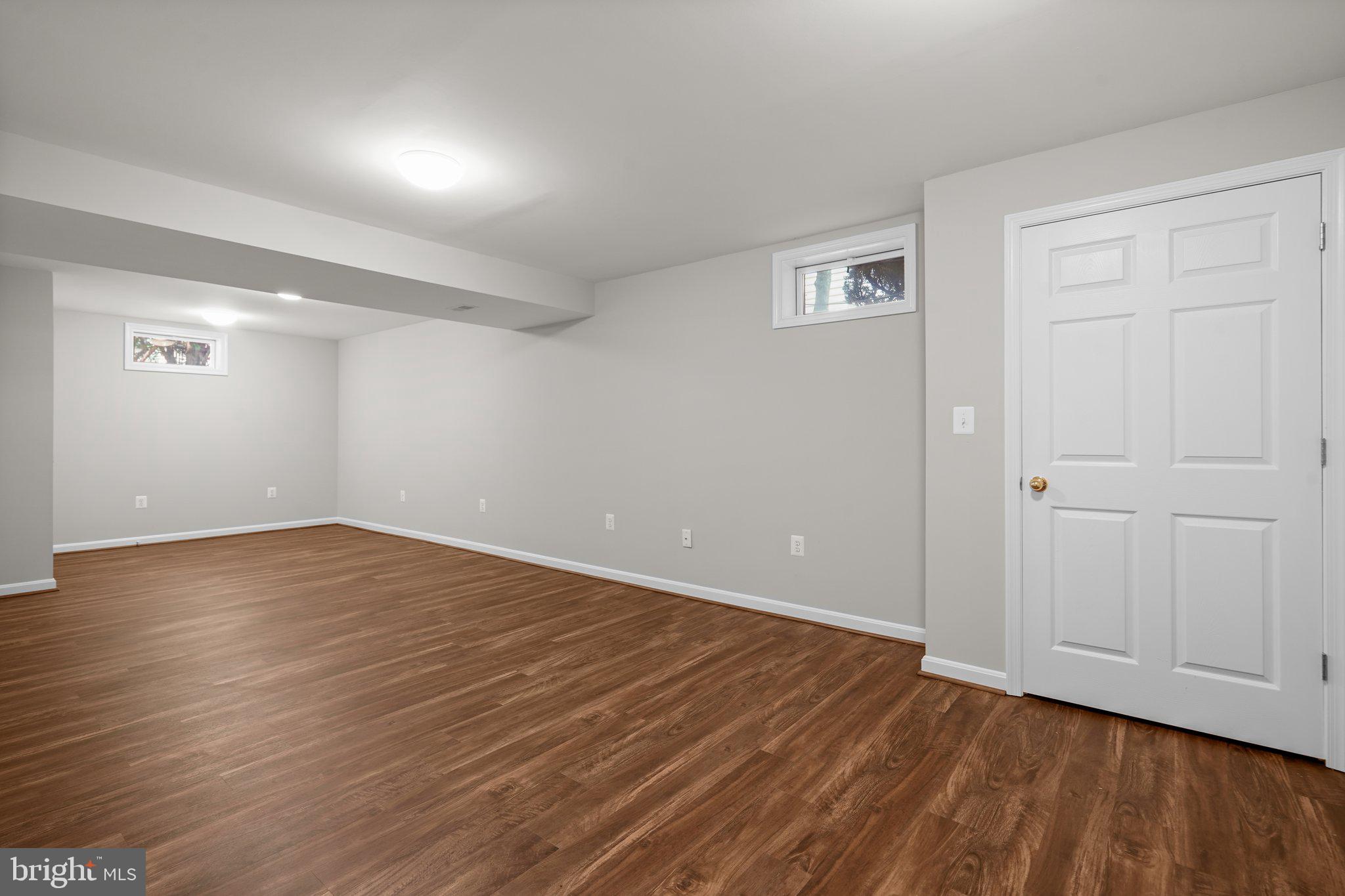 KINGSVIEW VILLAGE - Residential