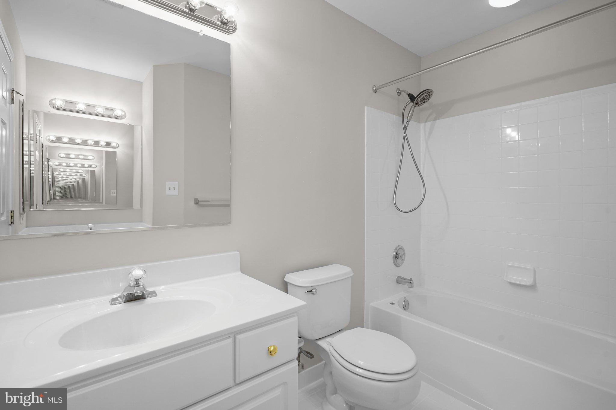 KINGSVIEW VILLAGE - Residential