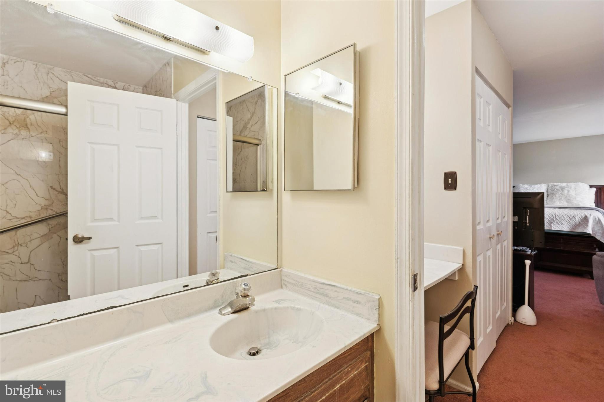 STOTESBURY TWHSE - Residential