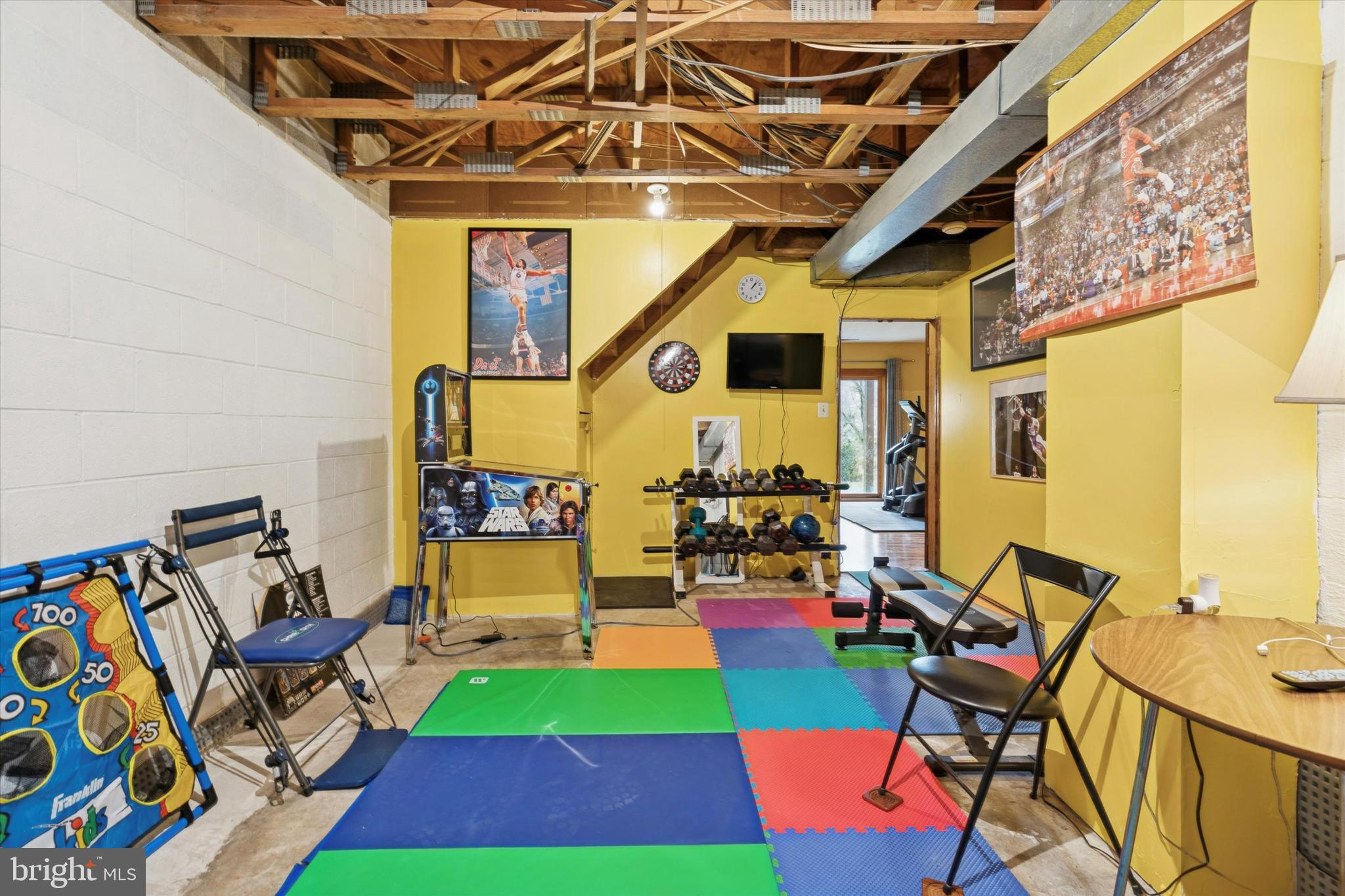 STOTESBURY TWHSE - Residential