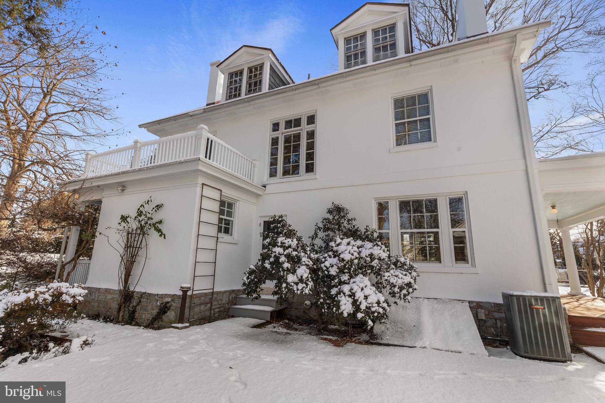 SCHOOL LANE HILLS - Residential