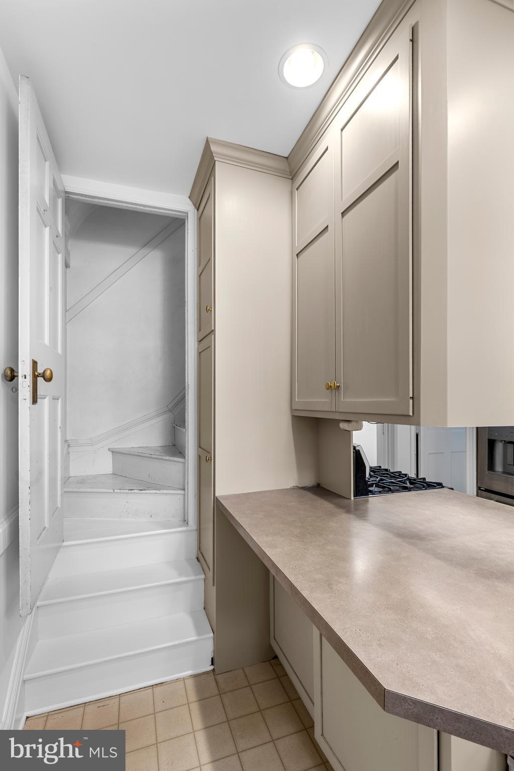 SCHOOL LANE HILLS - Residential