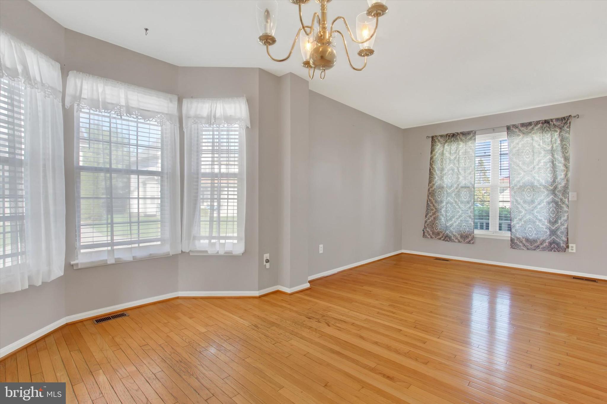 ROSELAWN - Residential