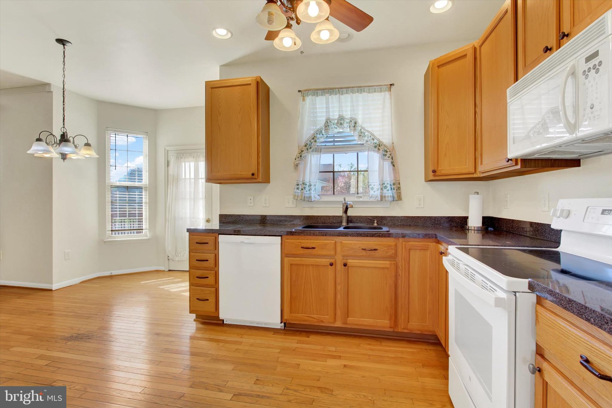 ROSELAWN - Residential