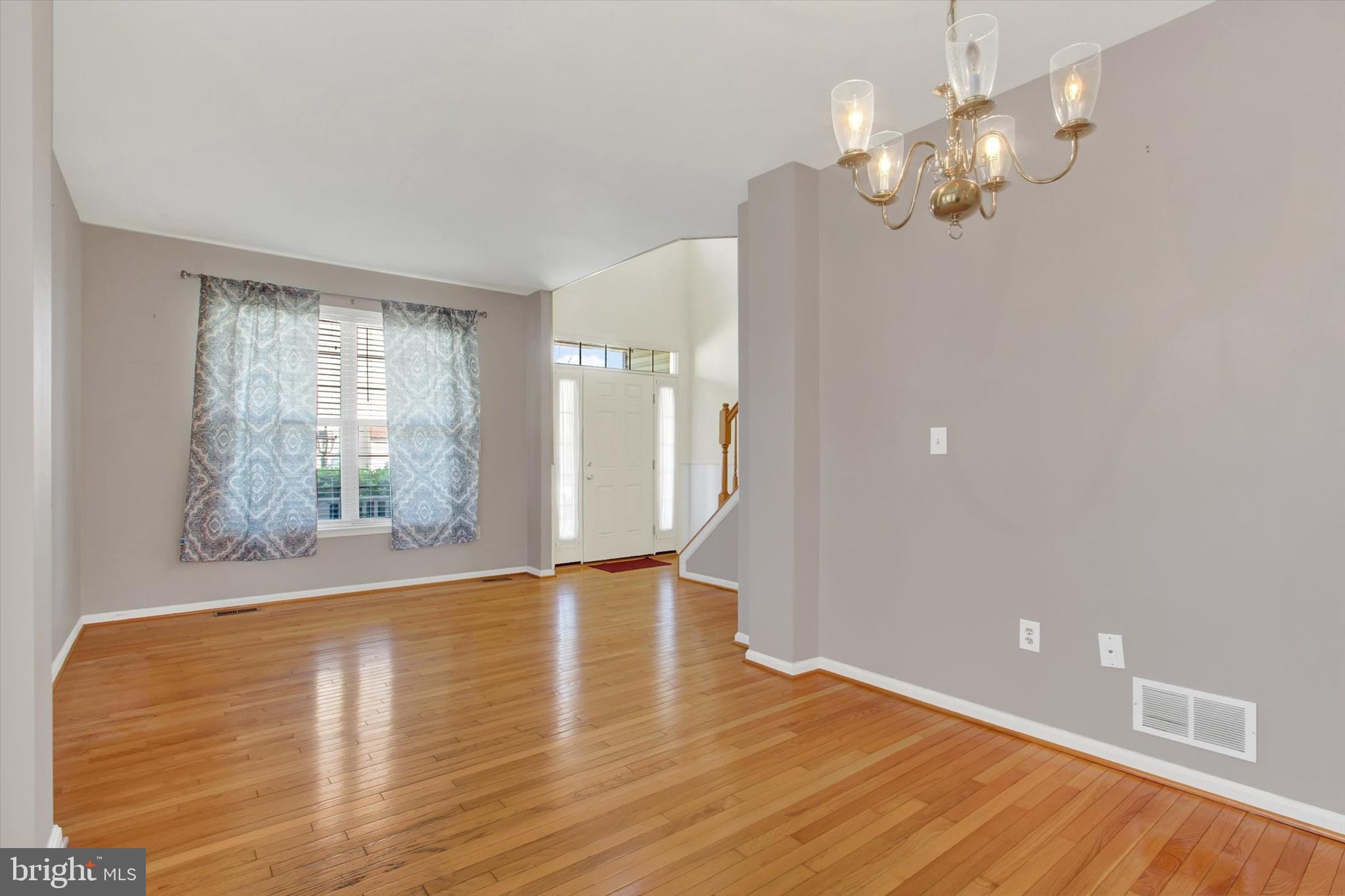 ROSELAWN - Residential