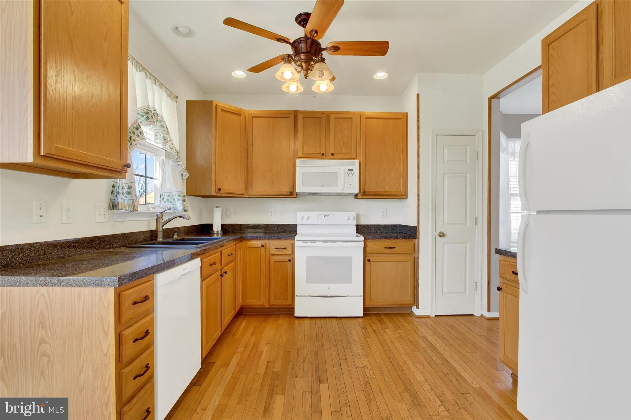 ROSELAWN - Residential