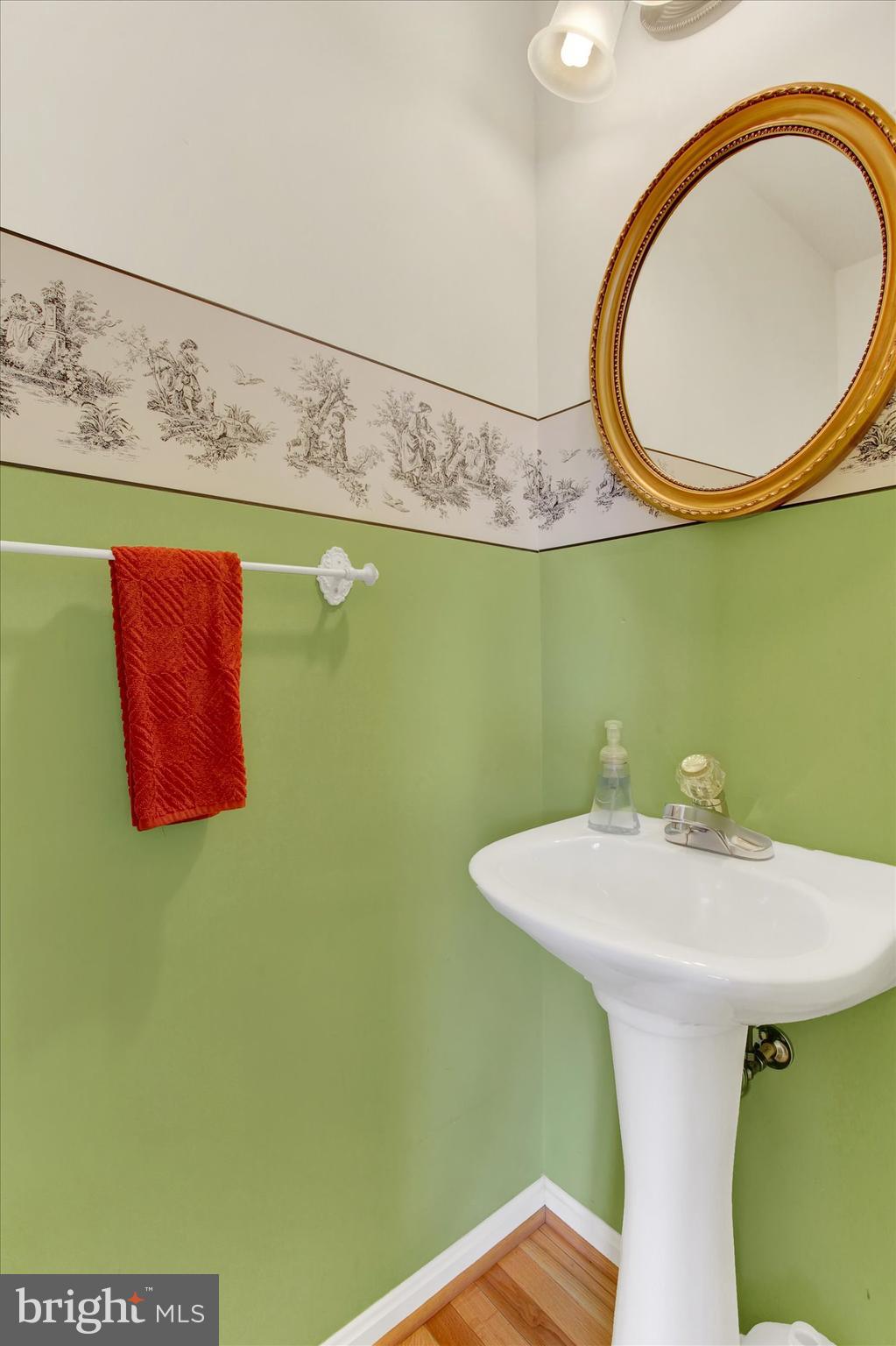 ROSELAWN - Residential