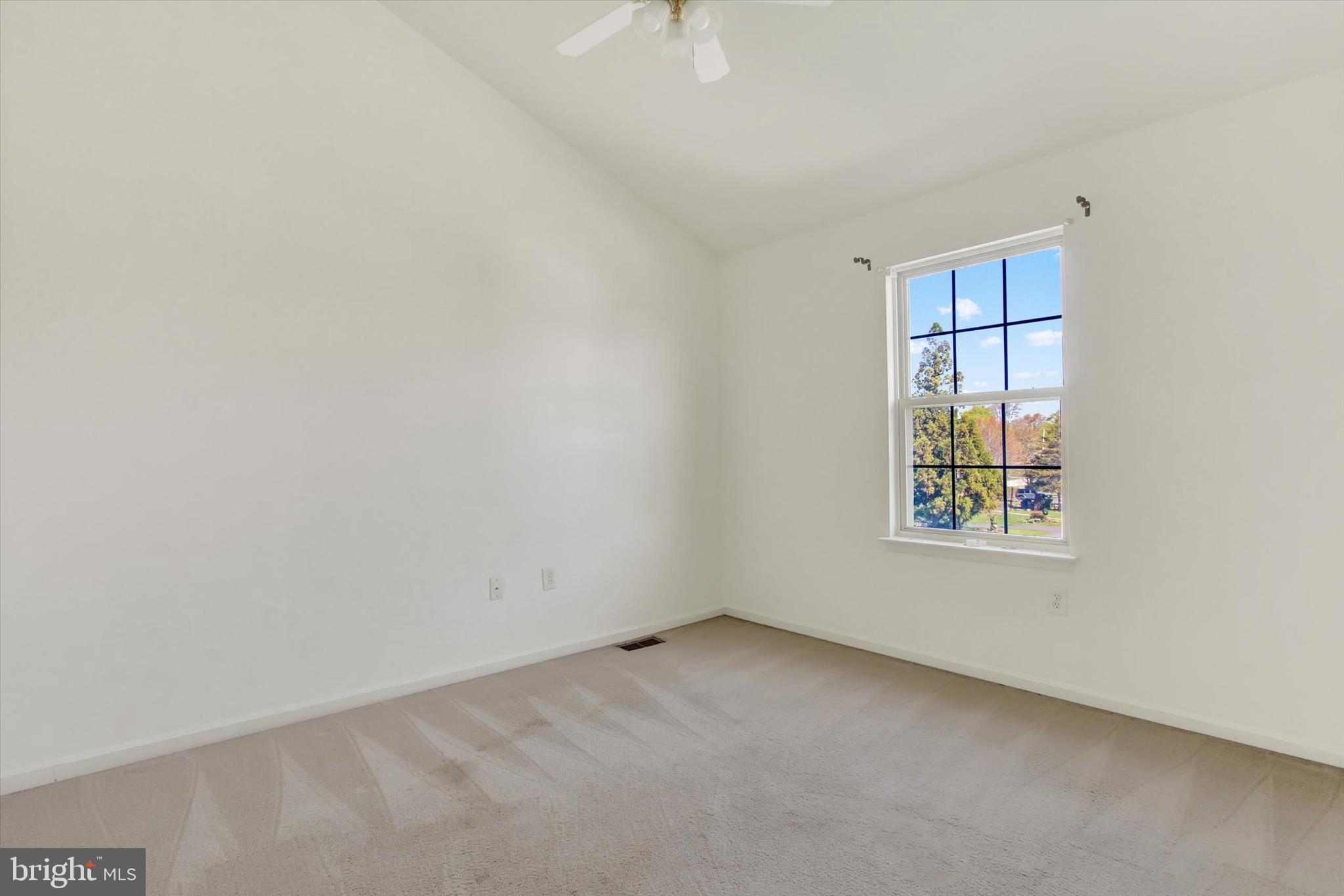 ROSELAWN - Residential