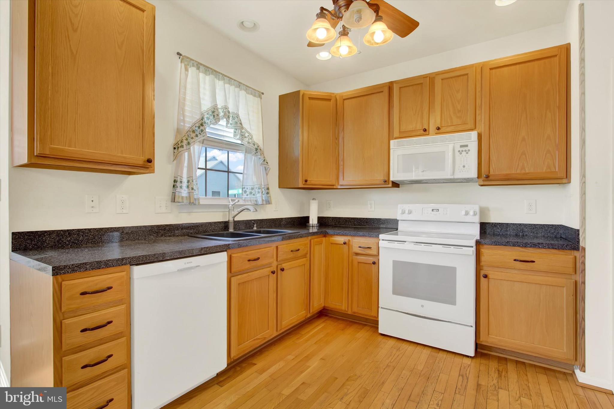 ROSELAWN - Residential