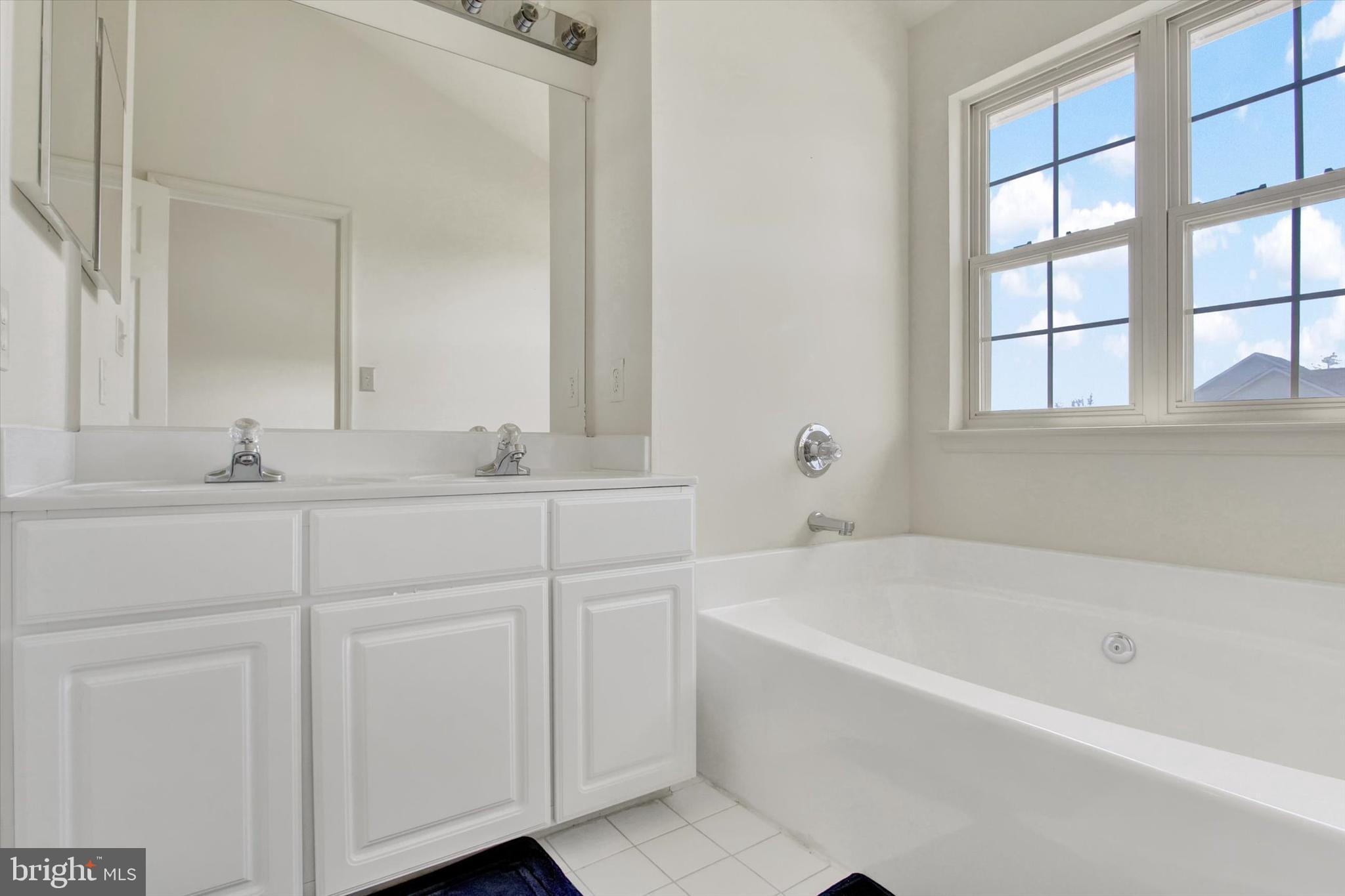 ROSELAWN - Residential