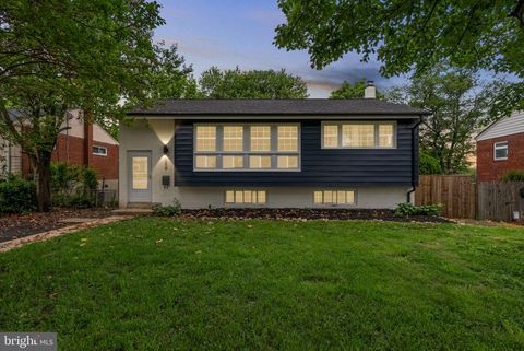 Photo of 13316 Dauphine Street, SILVER SPRING, MD 20906 (MLS # MDMC2202090)