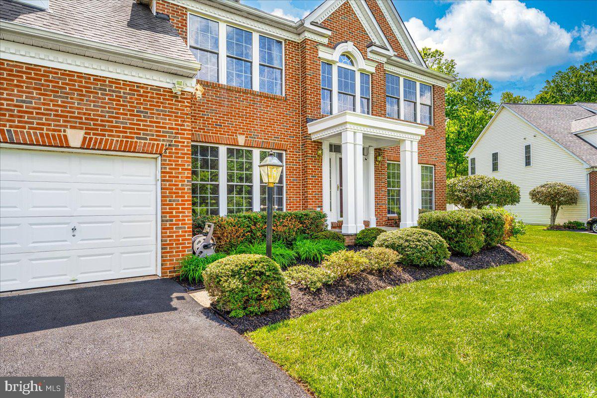 BRIARCLIFF MANOR - Residential