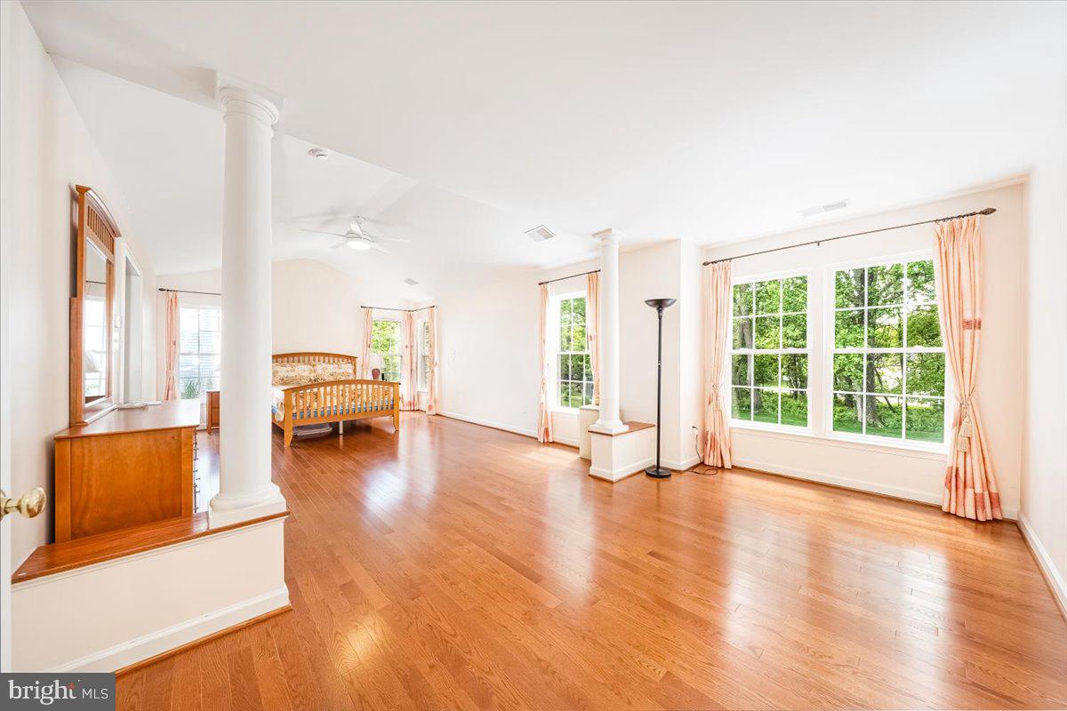 BRIARCLIFF MANOR - Residential