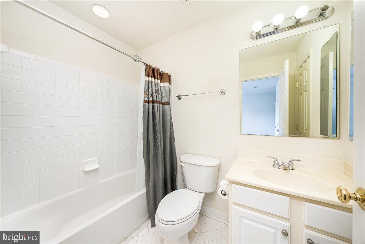 BRIARCLIFF MANOR - Residential