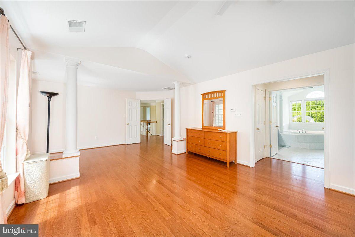 BRIARCLIFF MANOR - Residential