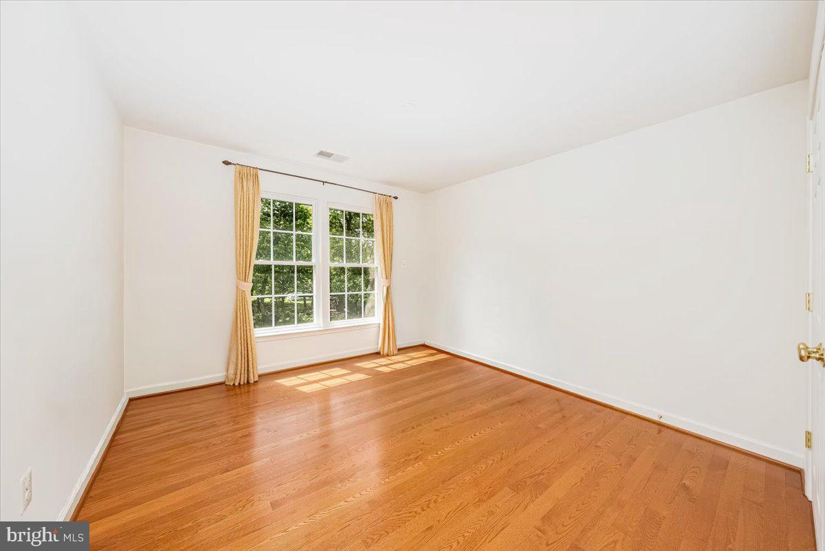 BRIARCLIFF MANOR - Residential
