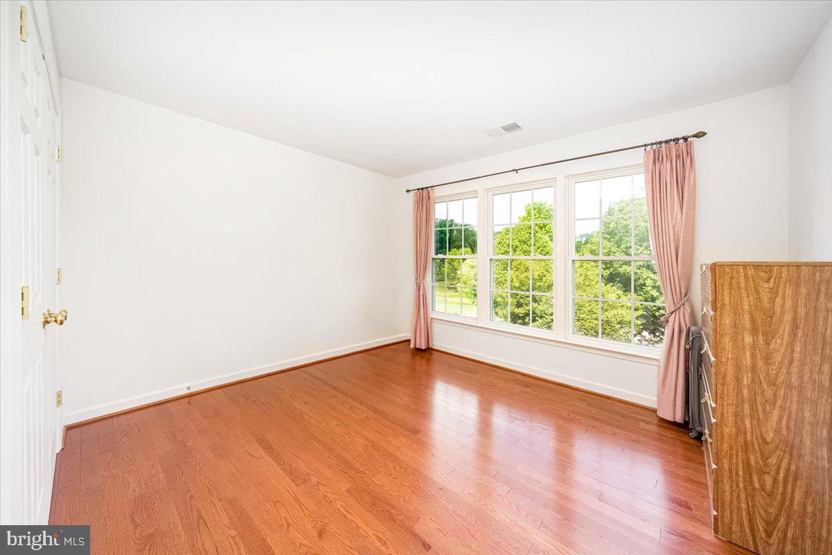 BRIARCLIFF MANOR - Residential