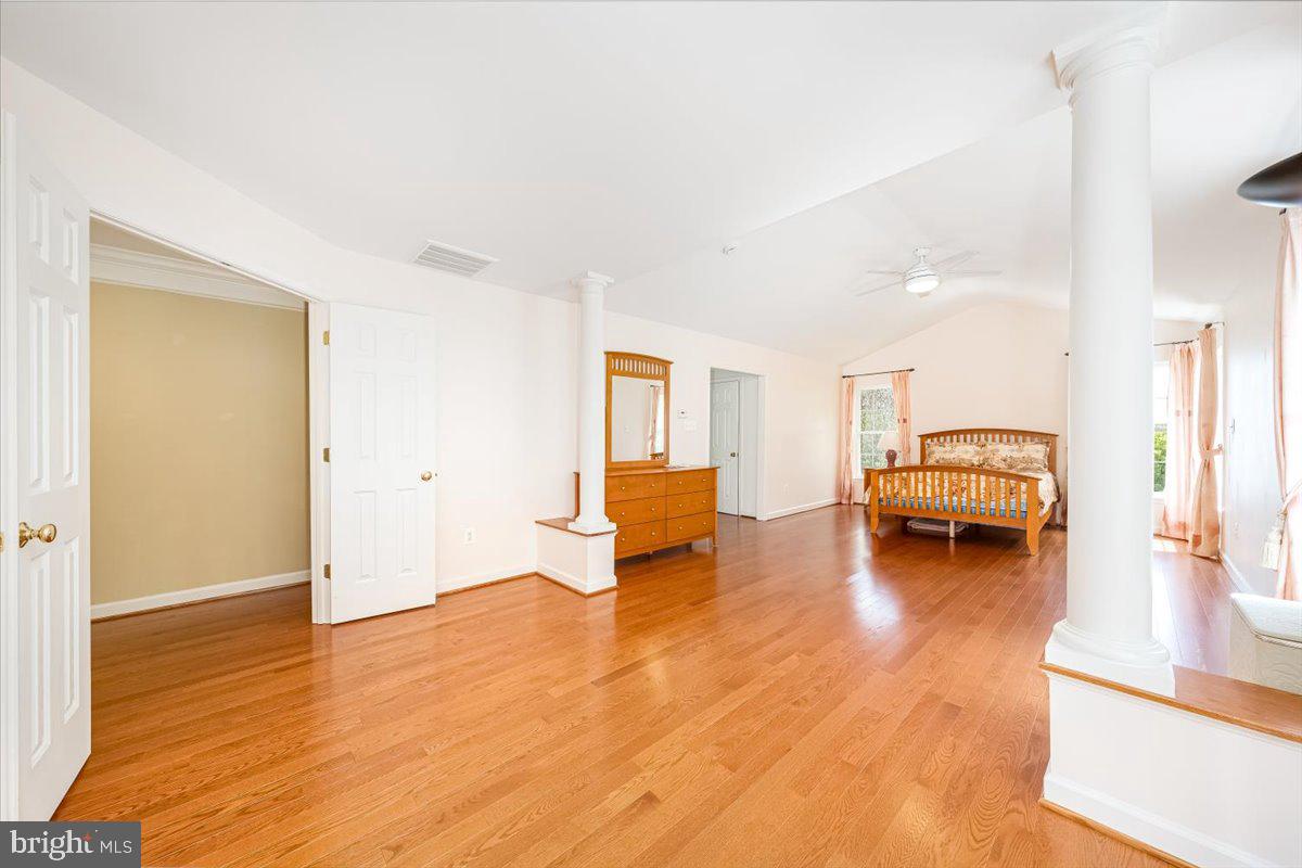 BRIARCLIFF MANOR - Residential