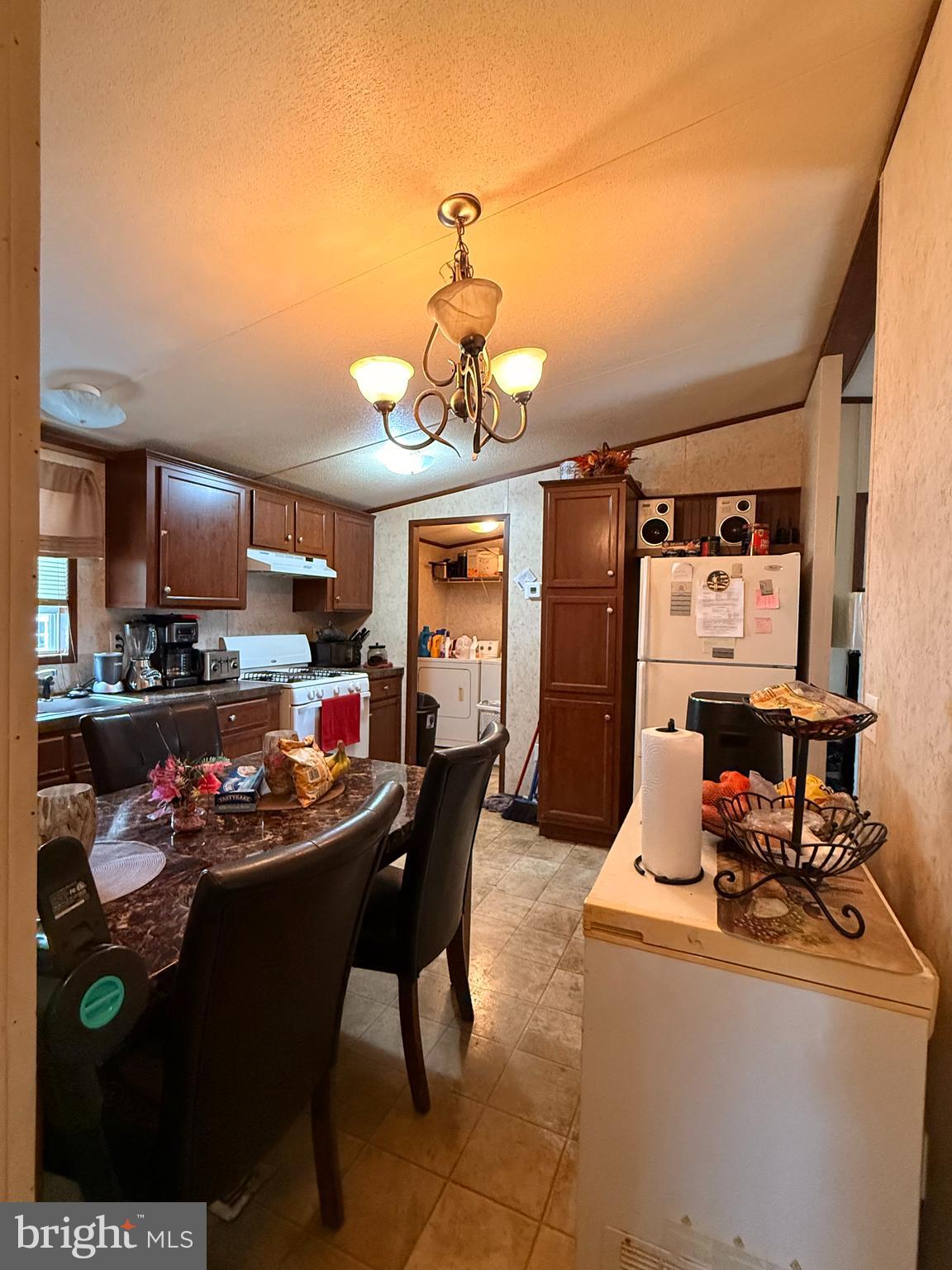 800 COLLEGE DRIVE 28