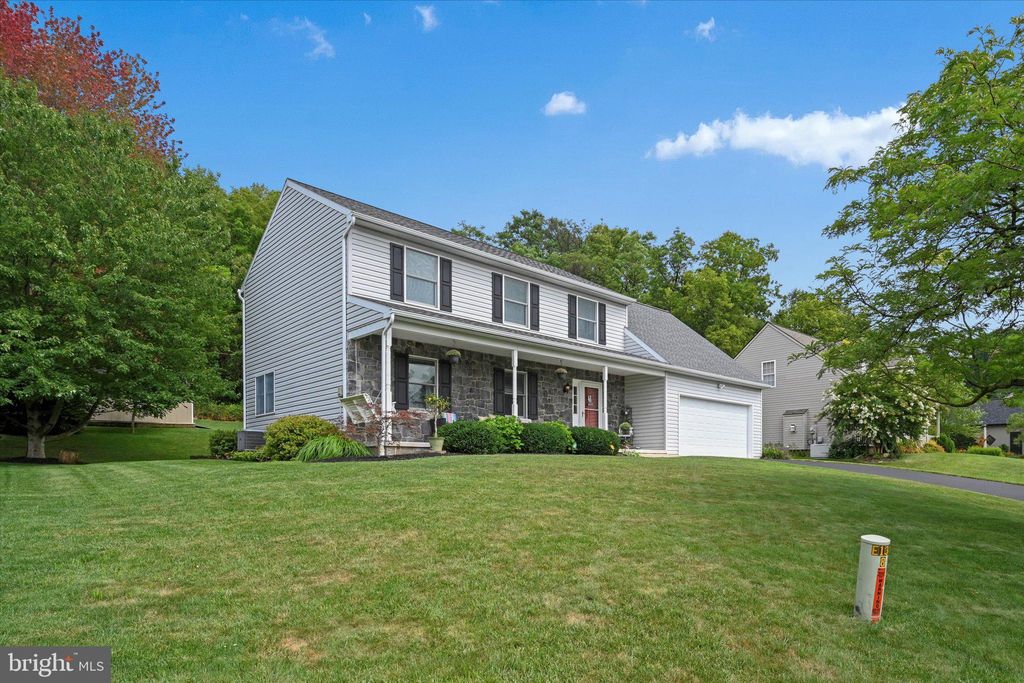 Photo of 2045 CLOVERTON DR, COLUMBIA, PA 17512 (MLS # PALA2038980)