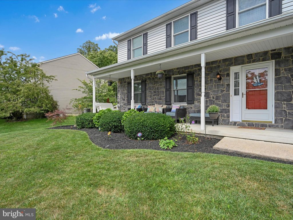 Photo of 2045 CLOVERTON DR, COLUMBIA, PA 17512 (MLS # PALA2038980)