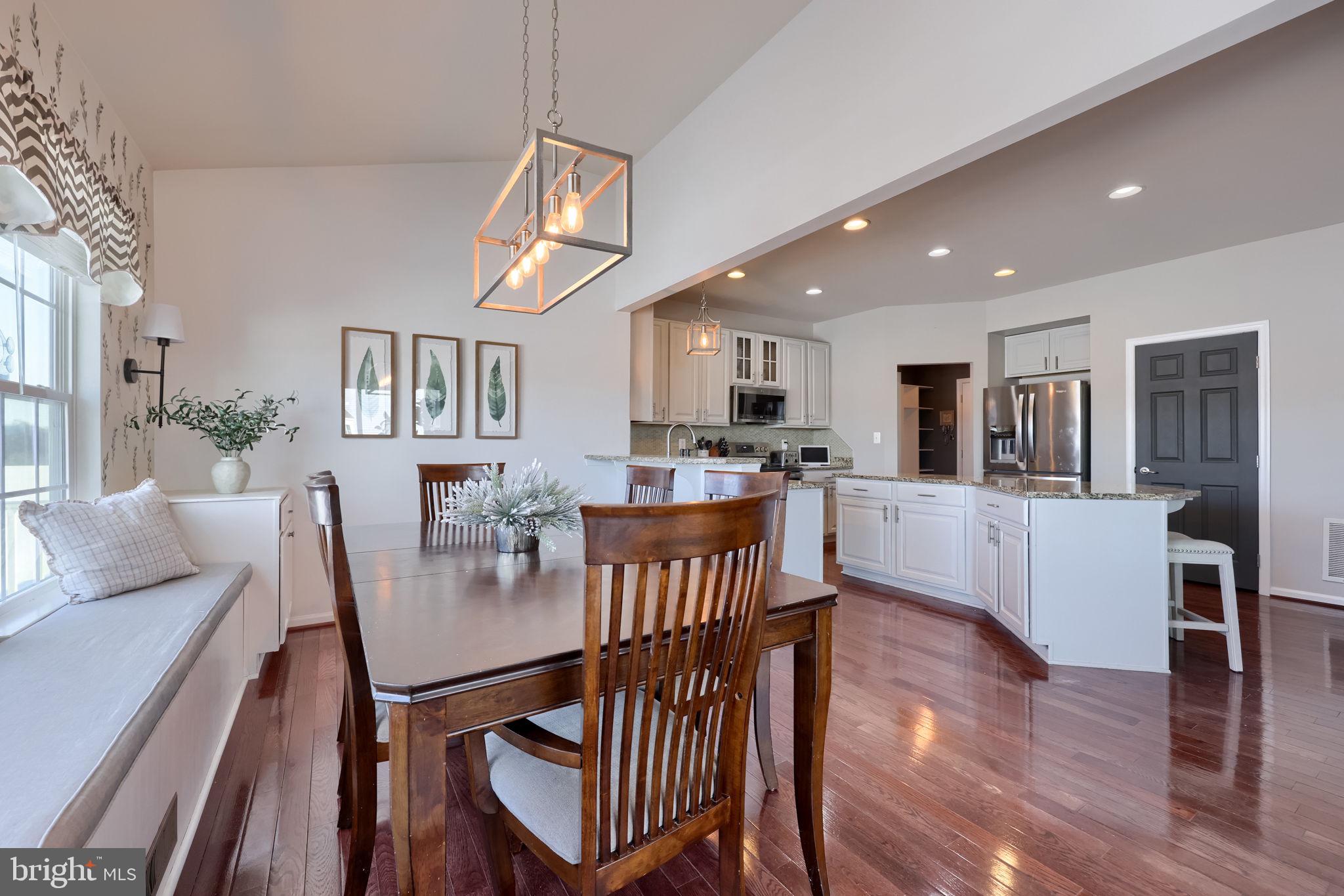 LOGANS RESERVE - Residential