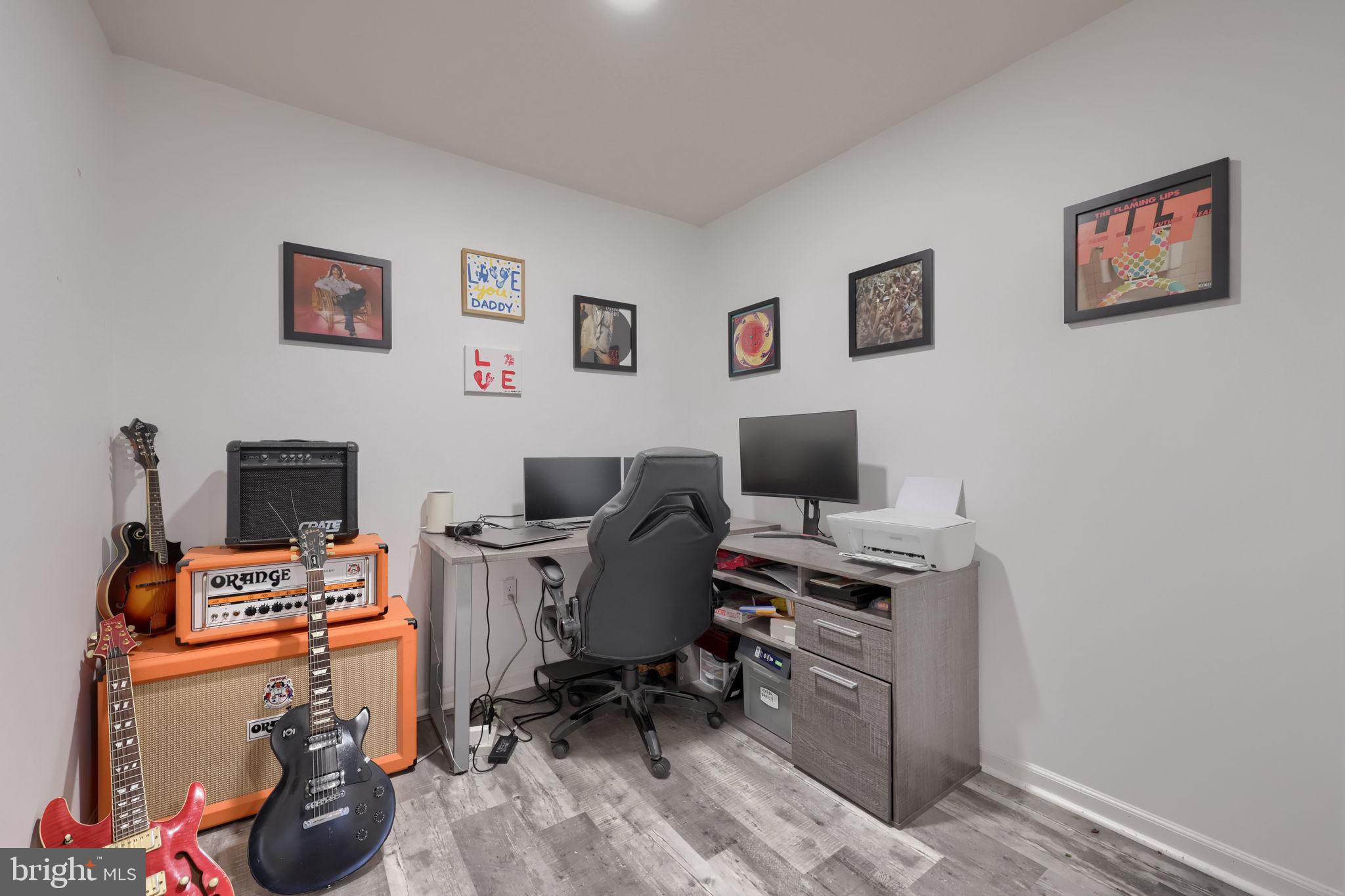 LOGANS RESERVE - Residential