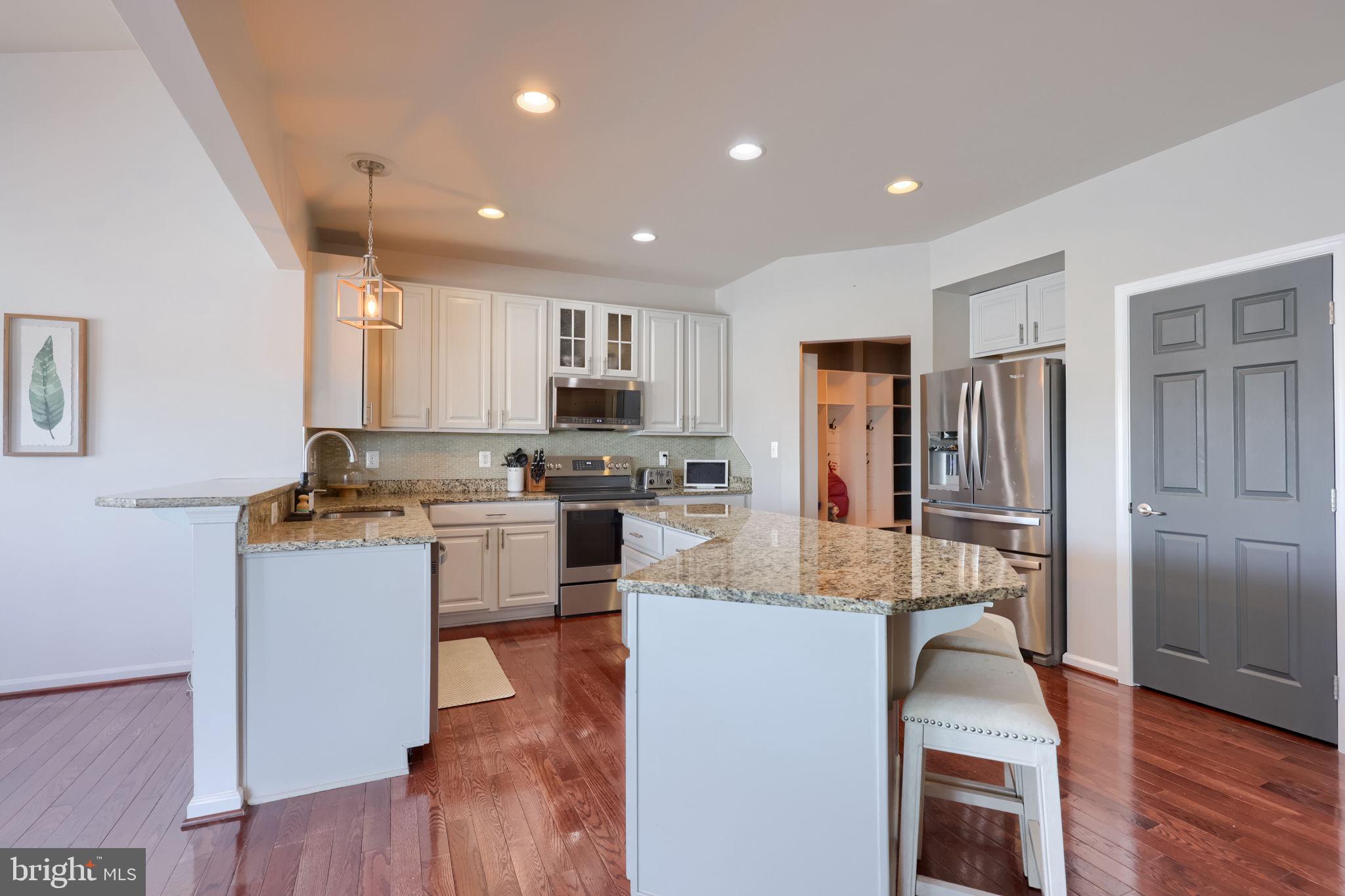 LOGANS RESERVE - Residential