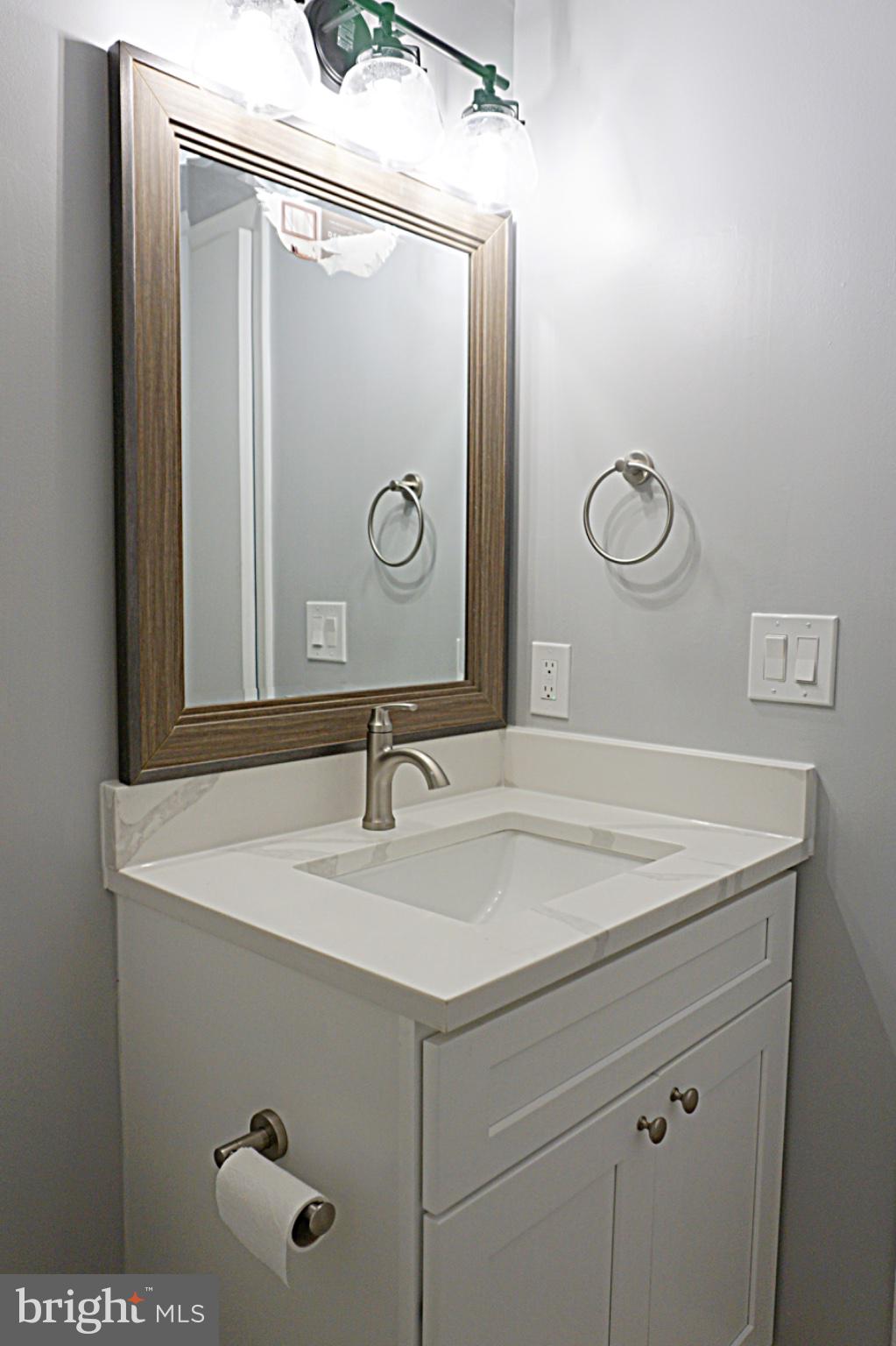 FARMINGDALE - Residential