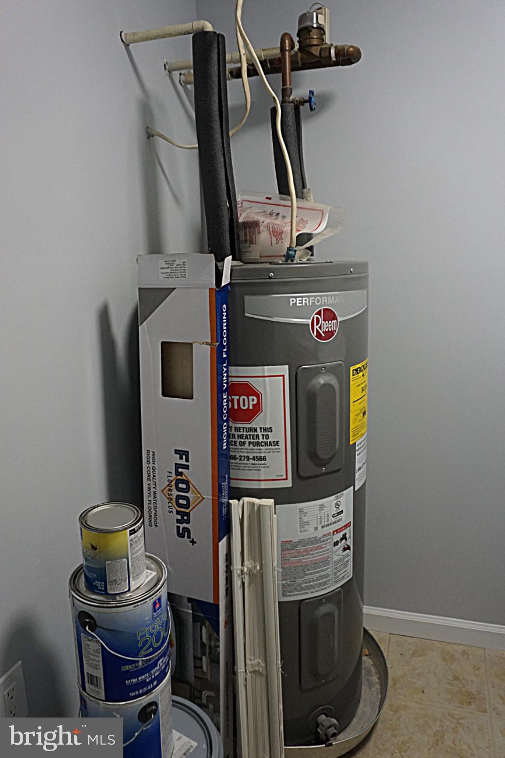 FARMINGDALE - Residential