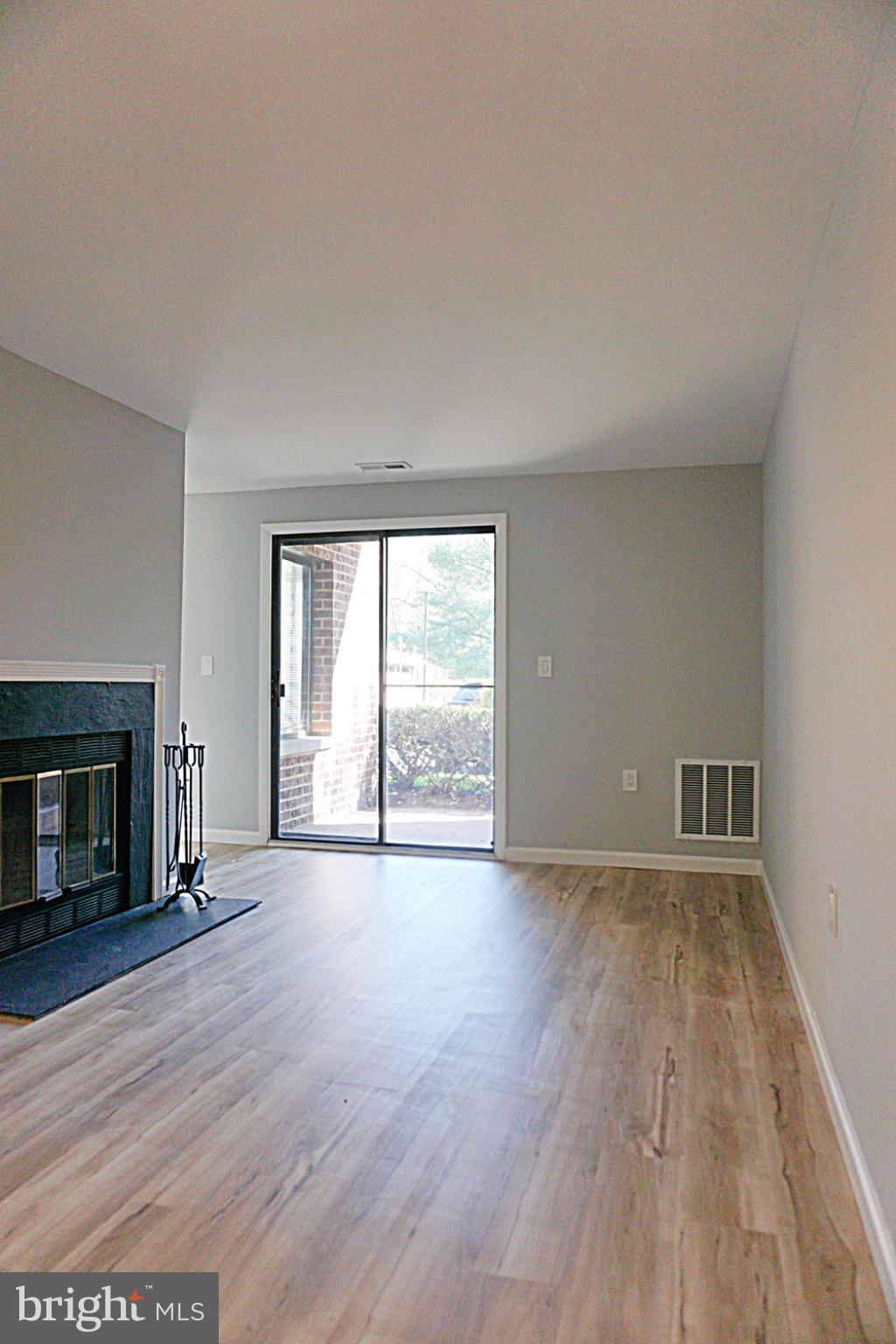 FARMINGDALE - Residential