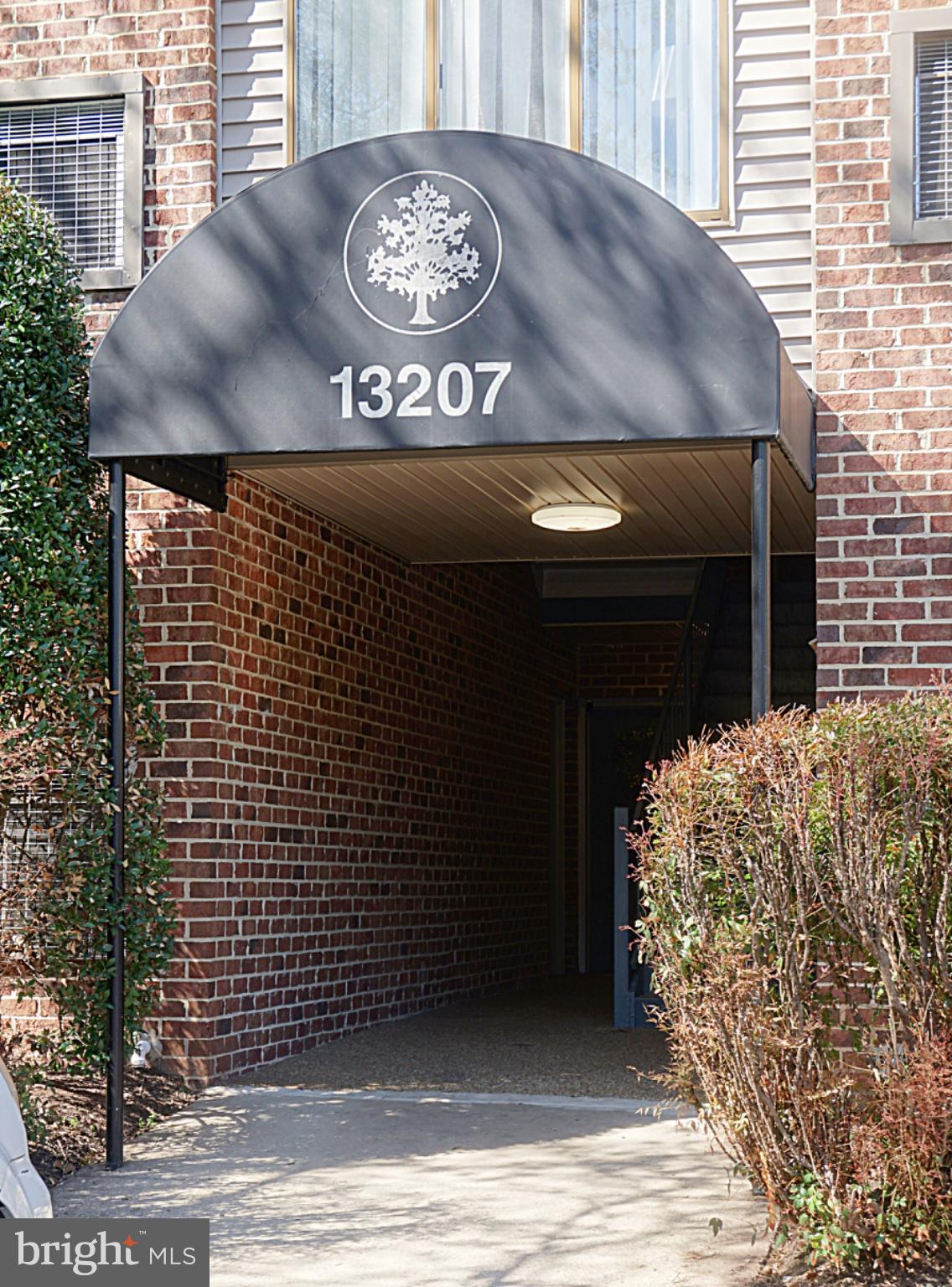 FARMINGDALE - Residential