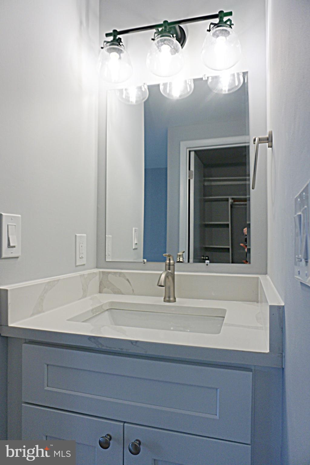 FARMINGDALE - Residential