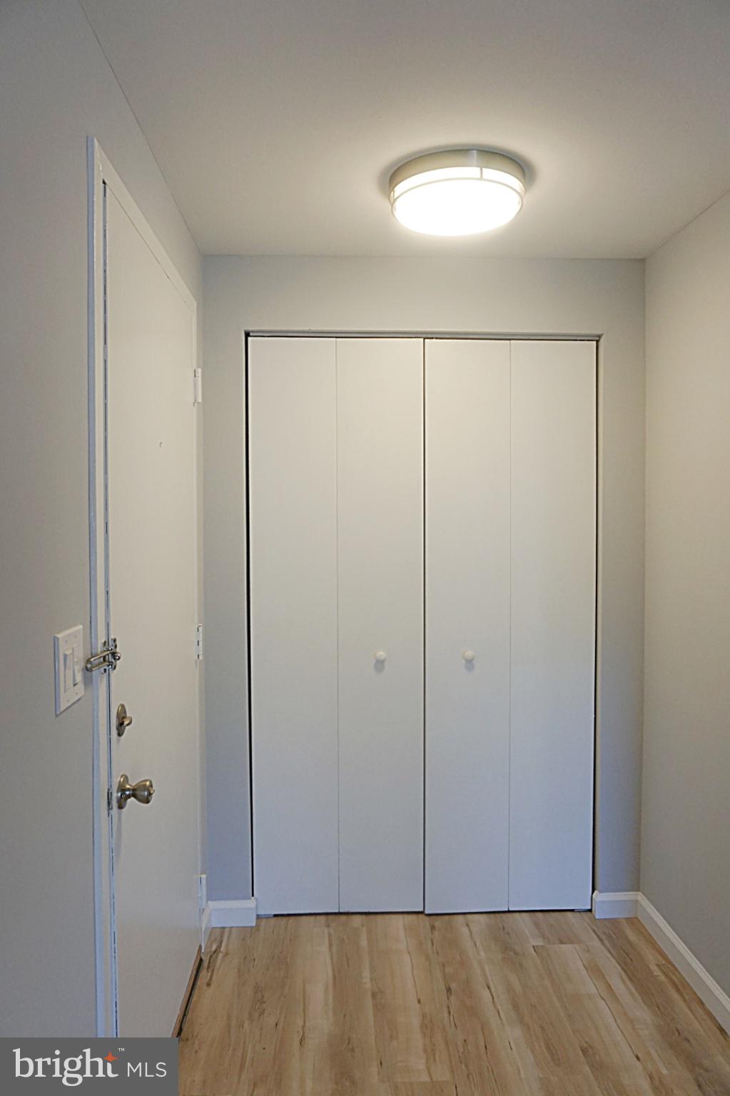 FARMINGDALE - Residential