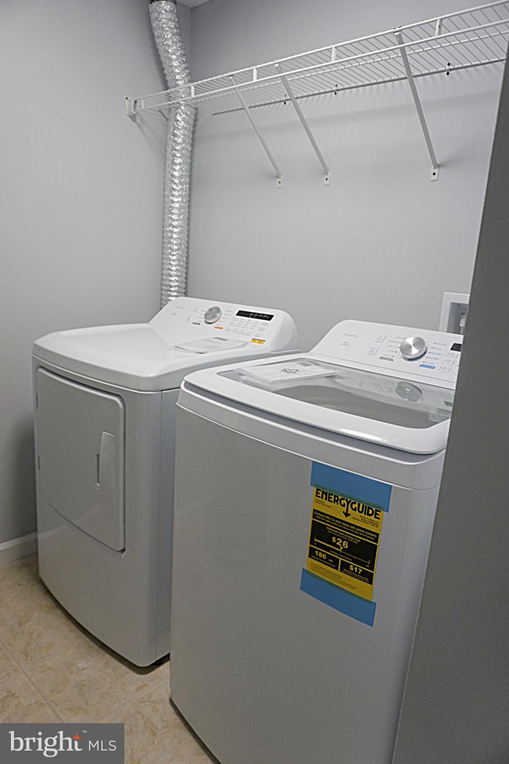 FARMINGDALE - Residential