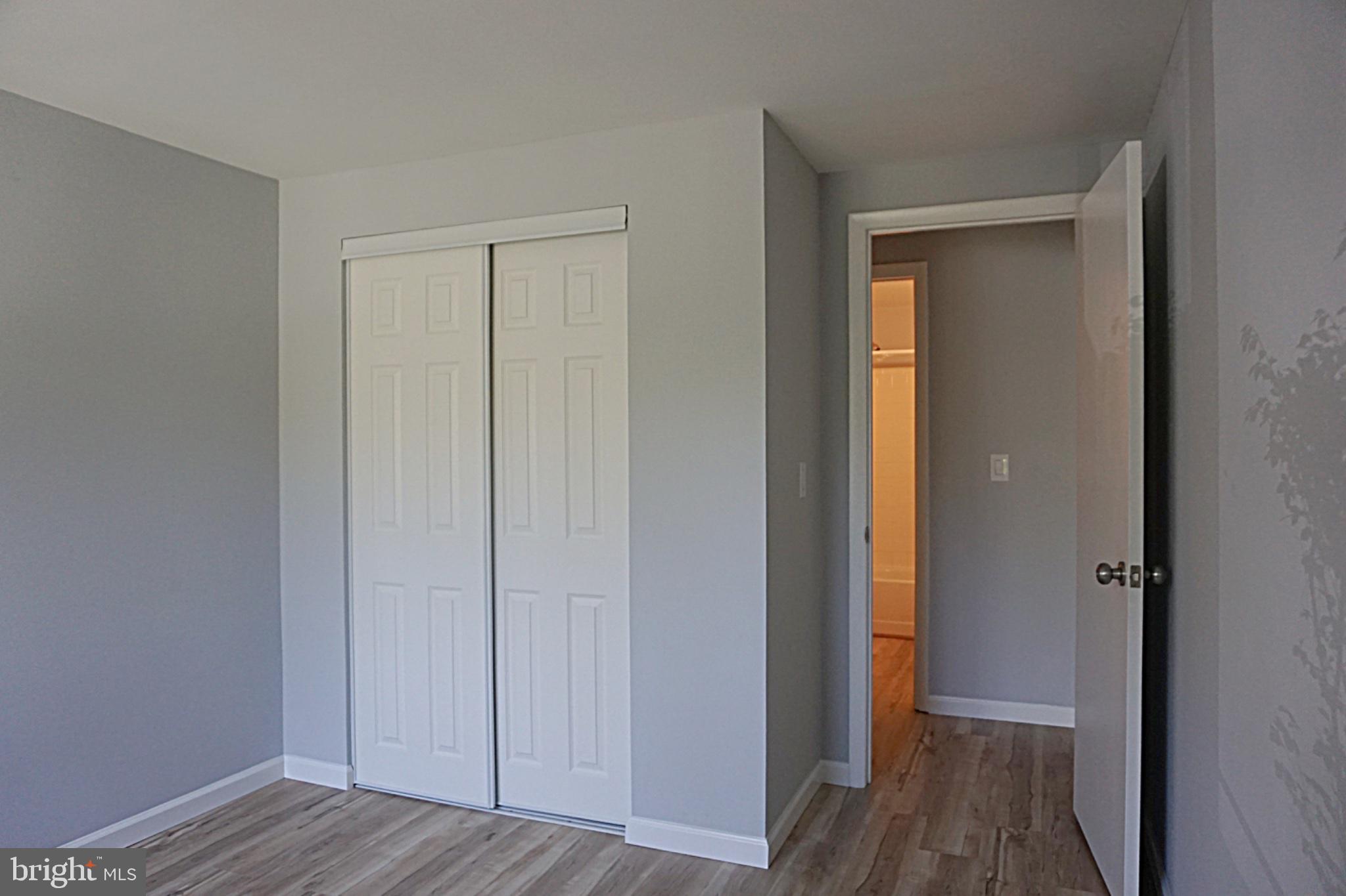 FARMINGDALE - Residential