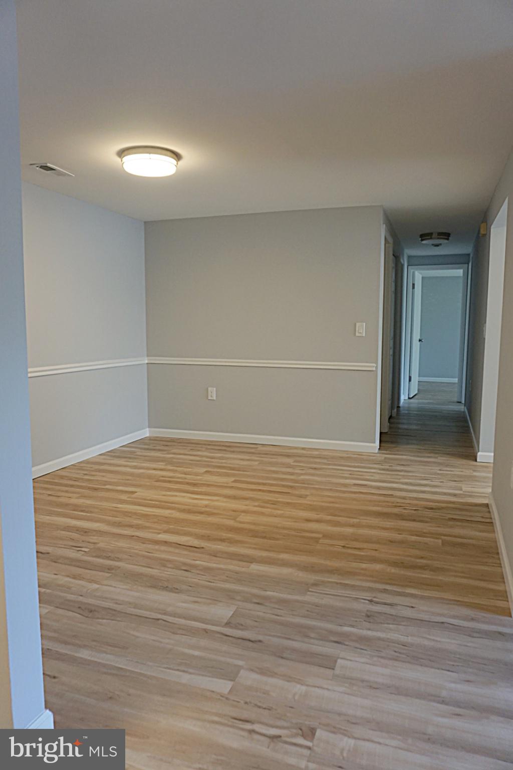 FARMINGDALE - Residential