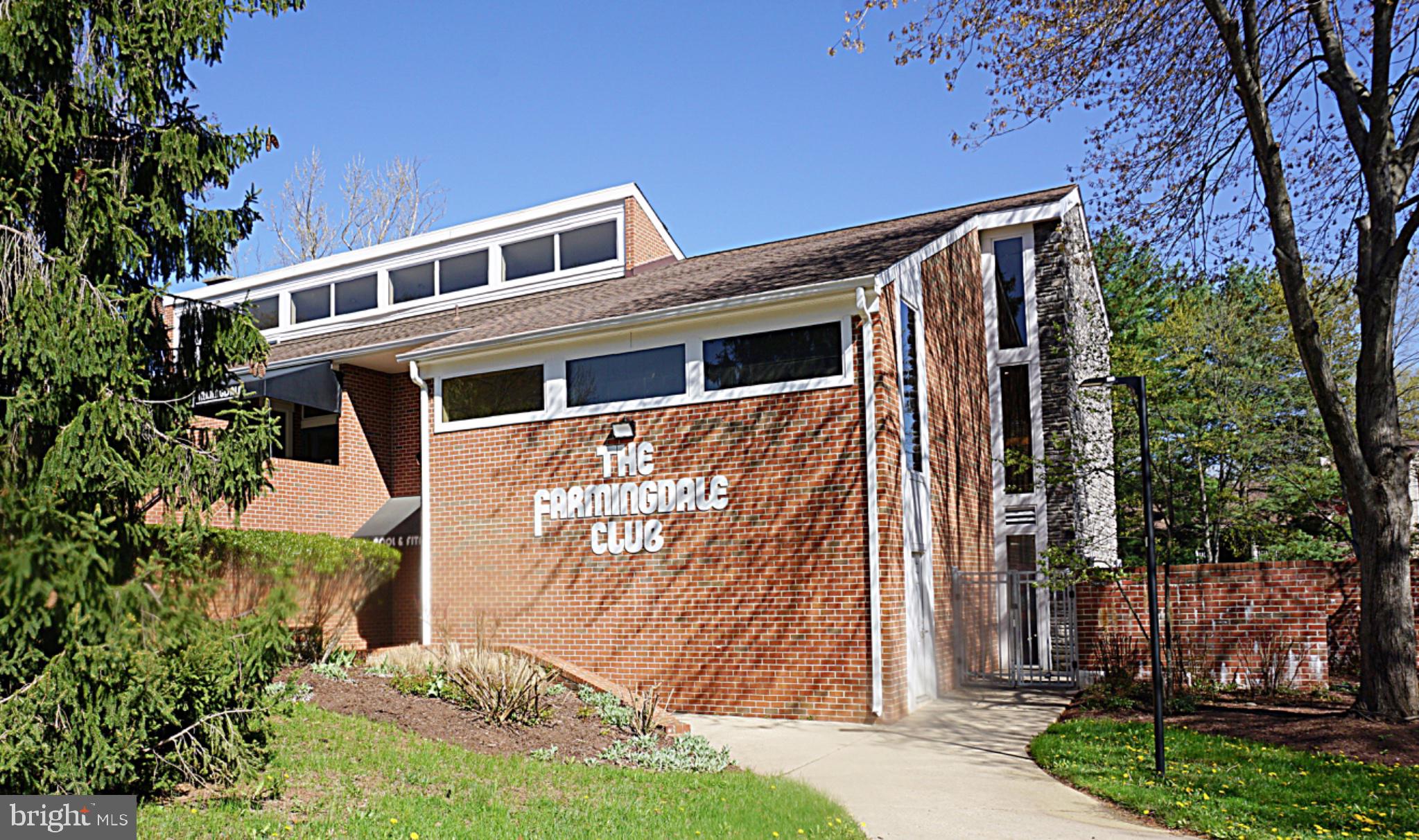 FARMINGDALE - Residential