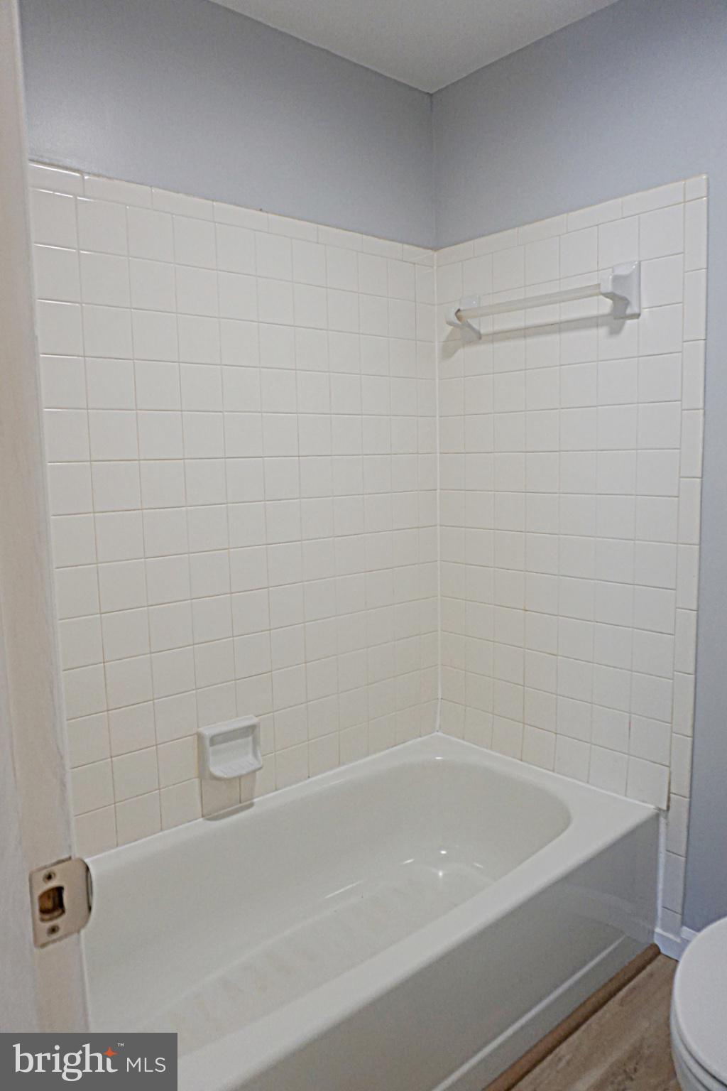 FARMINGDALE - Residential