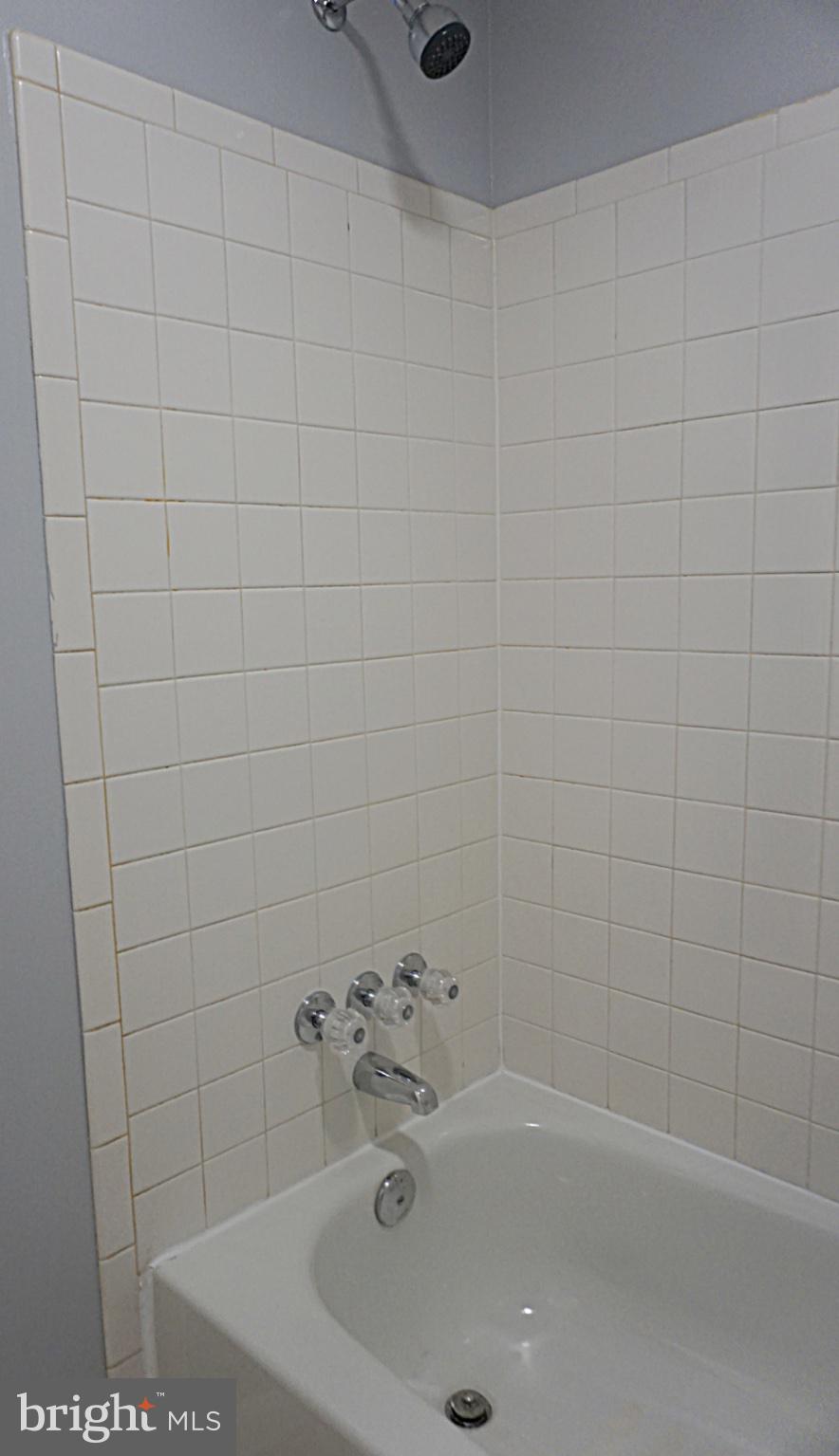 FARMINGDALE - Residential