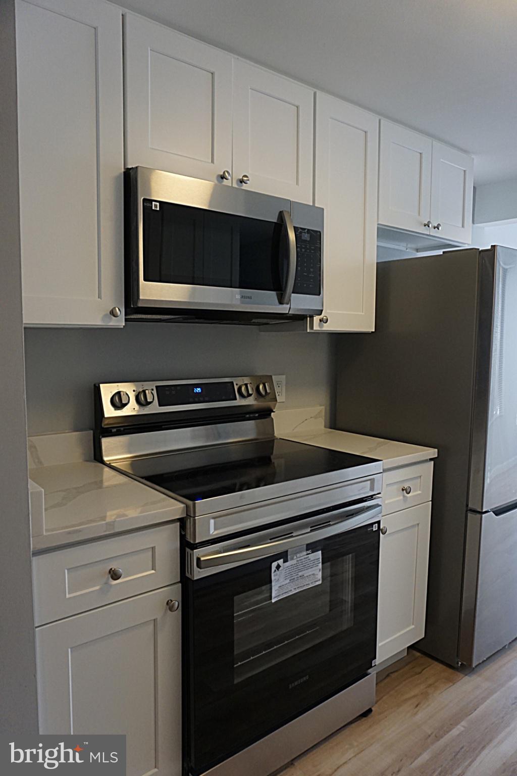 FARMINGDALE - Residential