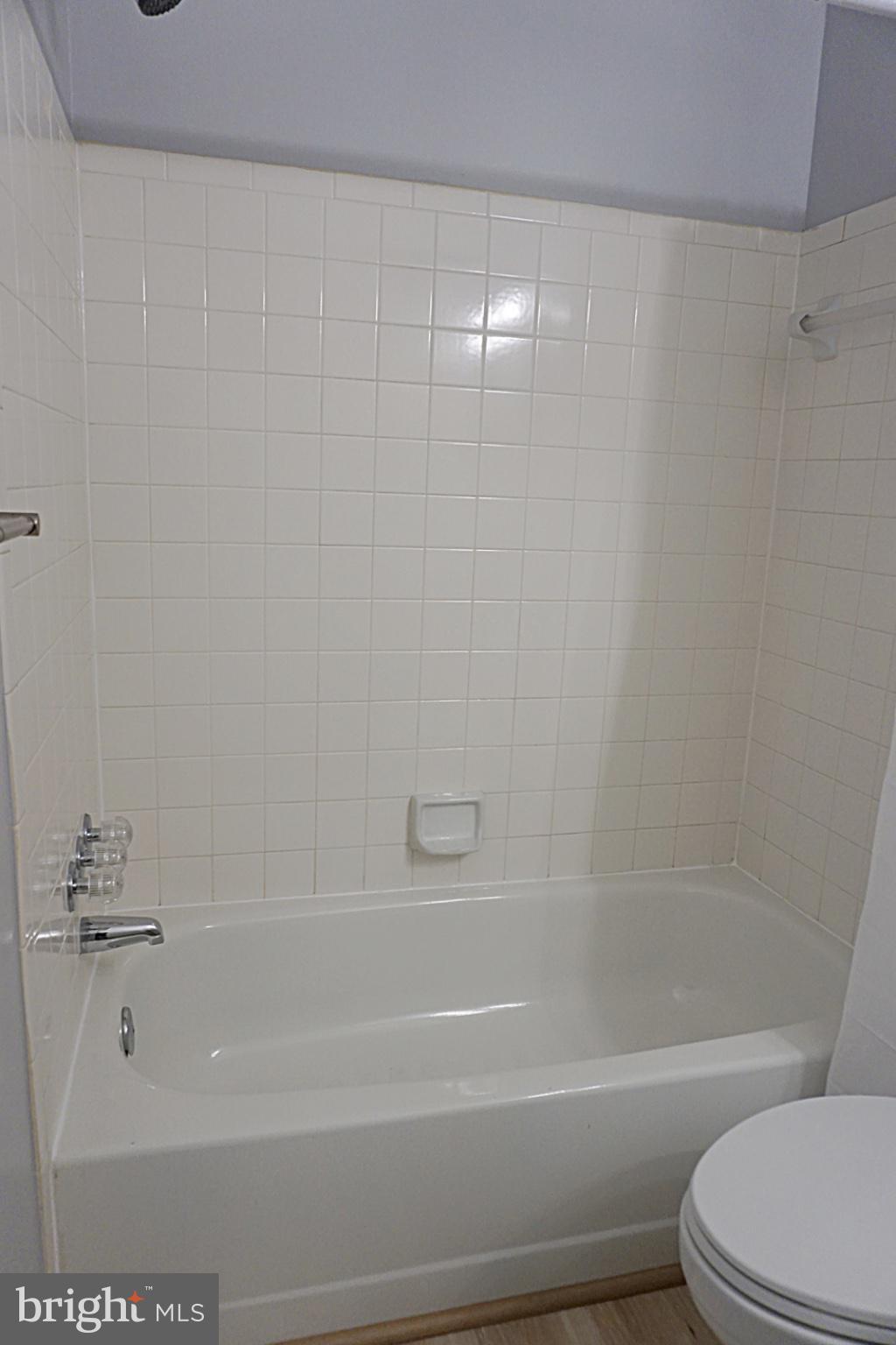 FARMINGDALE - Residential