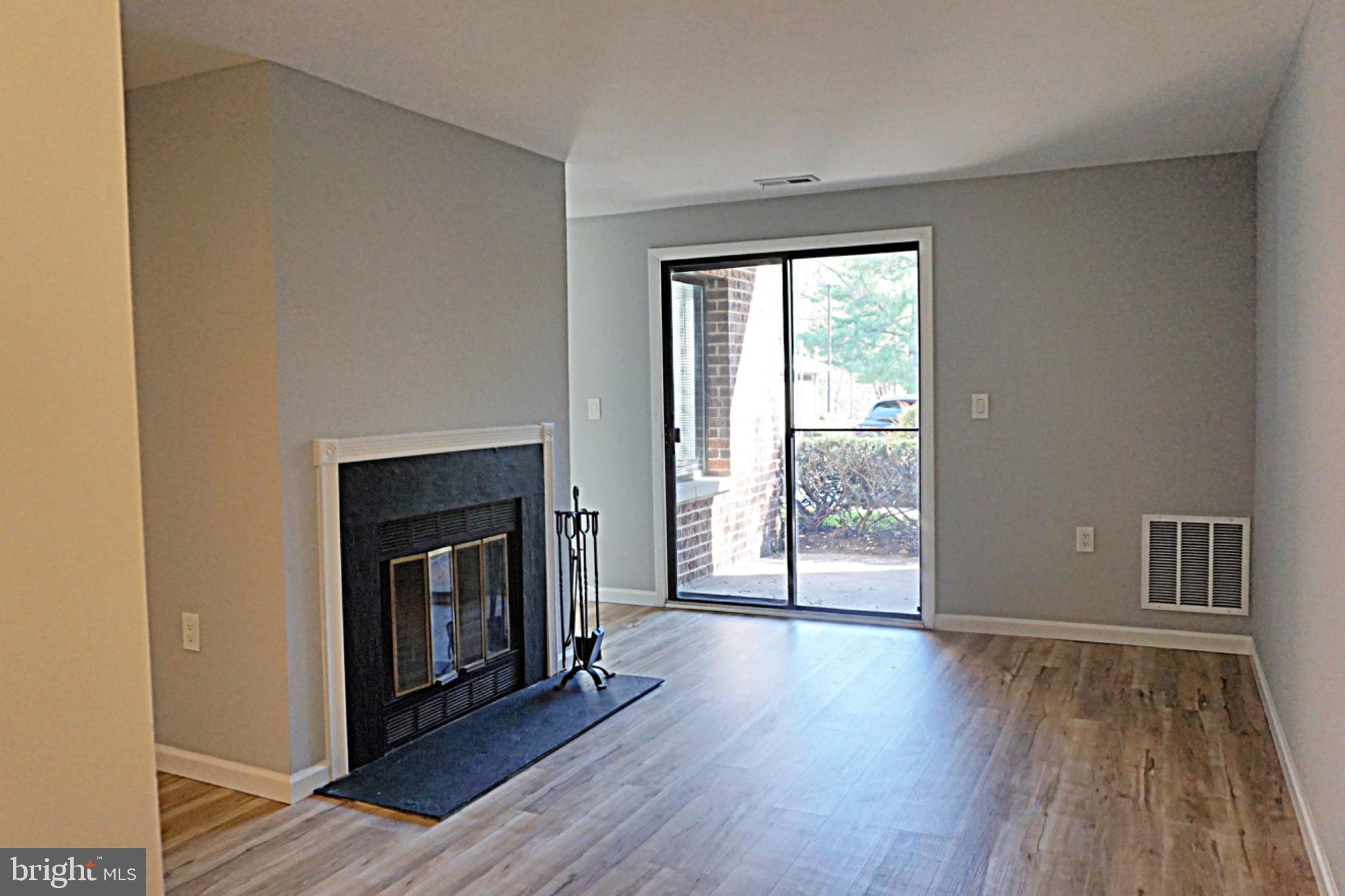 FARMINGDALE - Residential