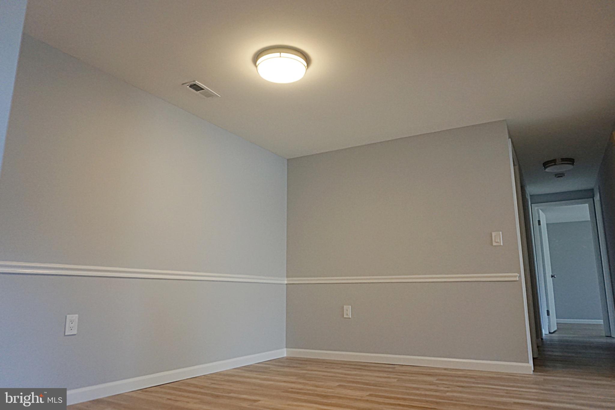 FARMINGDALE - Residential