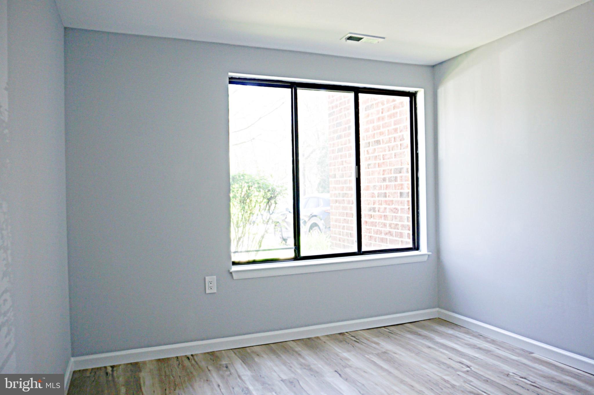 FARMINGDALE - Residential